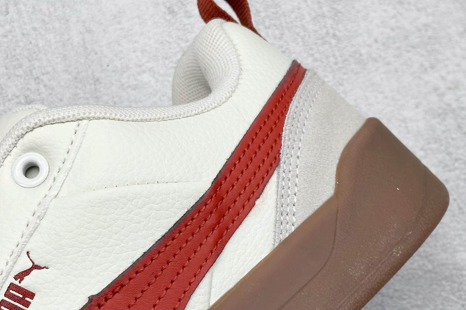  
TG版 Puma Park Lifestyle 米白红
彪马防滑耐磨低帮德训板鞋
孔眼底座和脚趾凸起