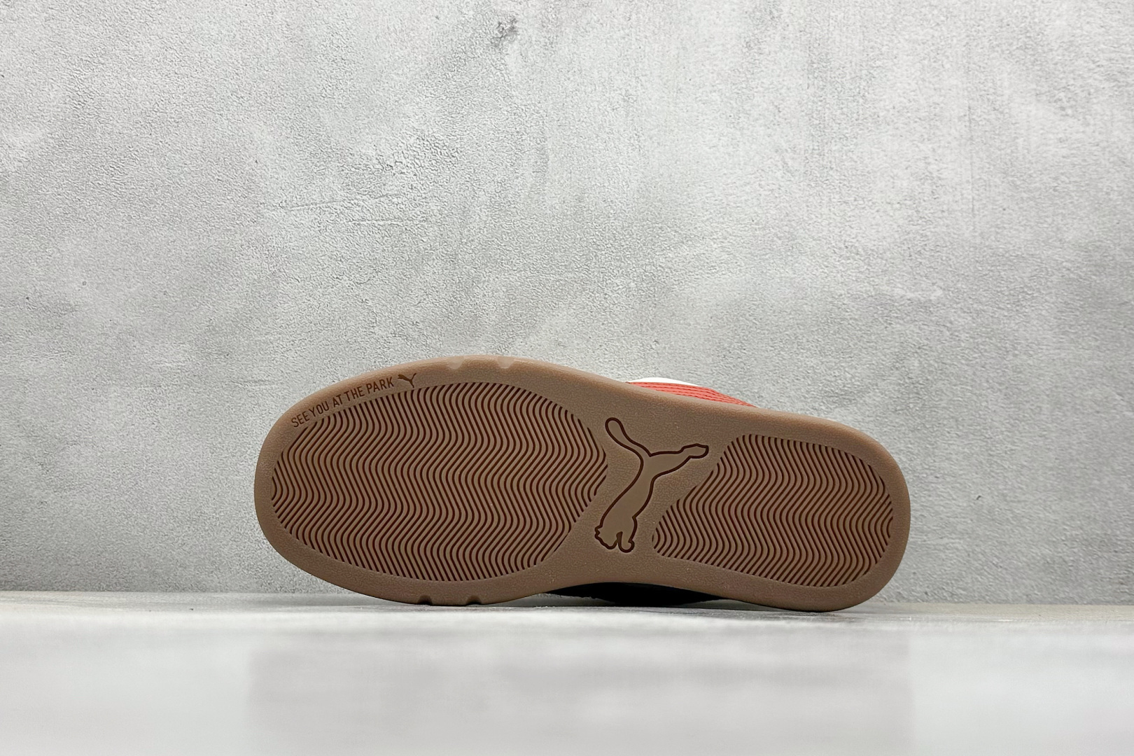 
TG版 Puma Park Lifestyle 米白红
彪马防滑耐磨低帮德训板鞋
孔眼底座和脚趾凸起