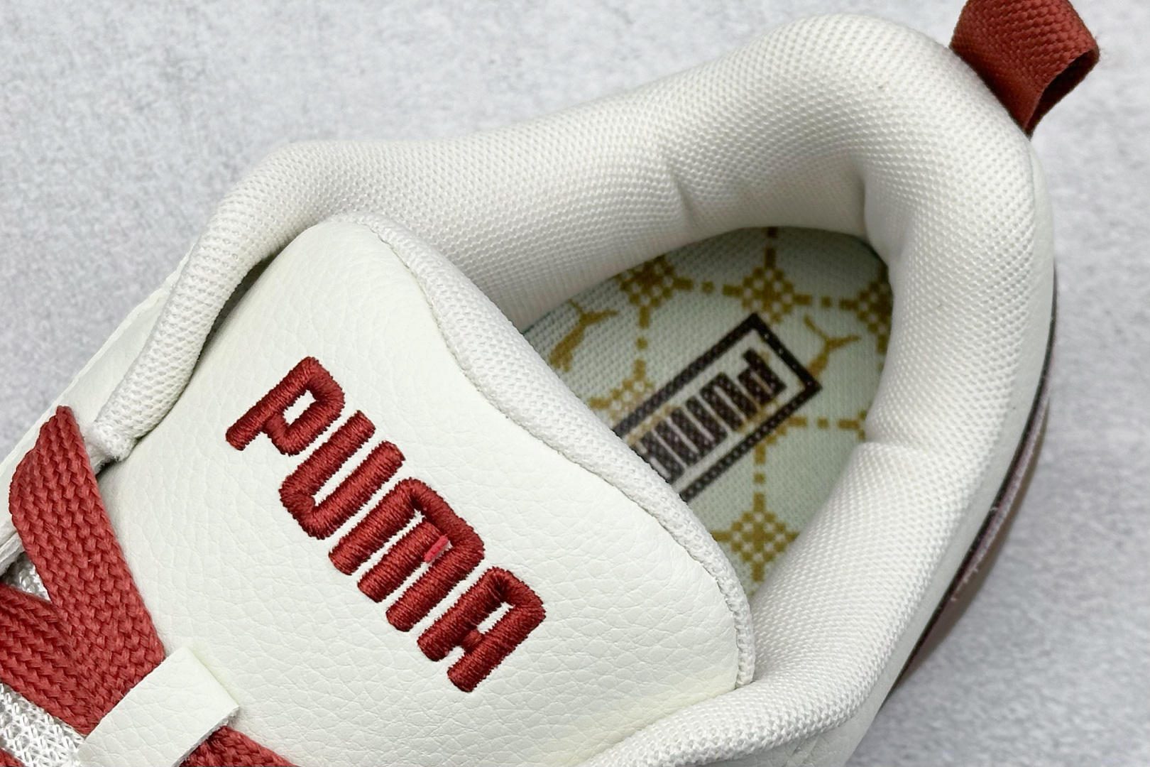  
TG版 Puma Park Lifestyle 米白红
彪马防滑耐磨低帮德训板鞋
孔眼底座和脚趾凸起