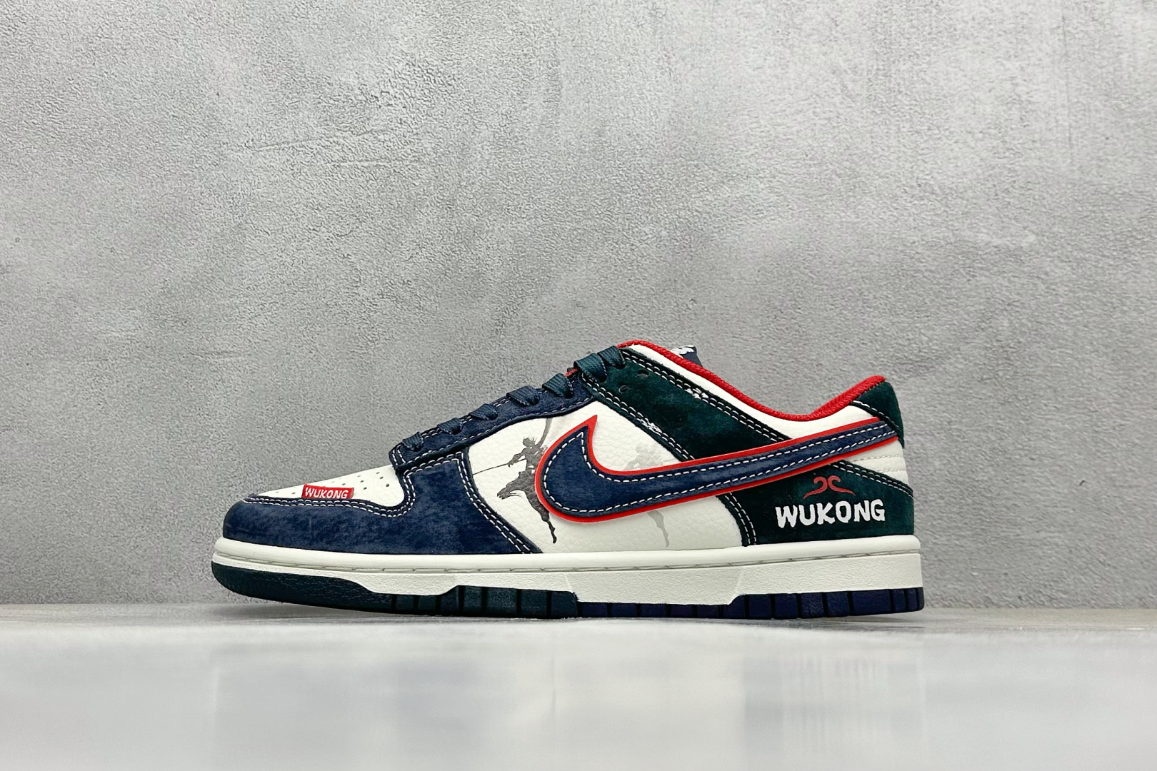 福利特价 终端放店
XC版 Nk SB Dunk Low 联名 周年高端定制 低帮休闲板鞋
#定制鞋盒