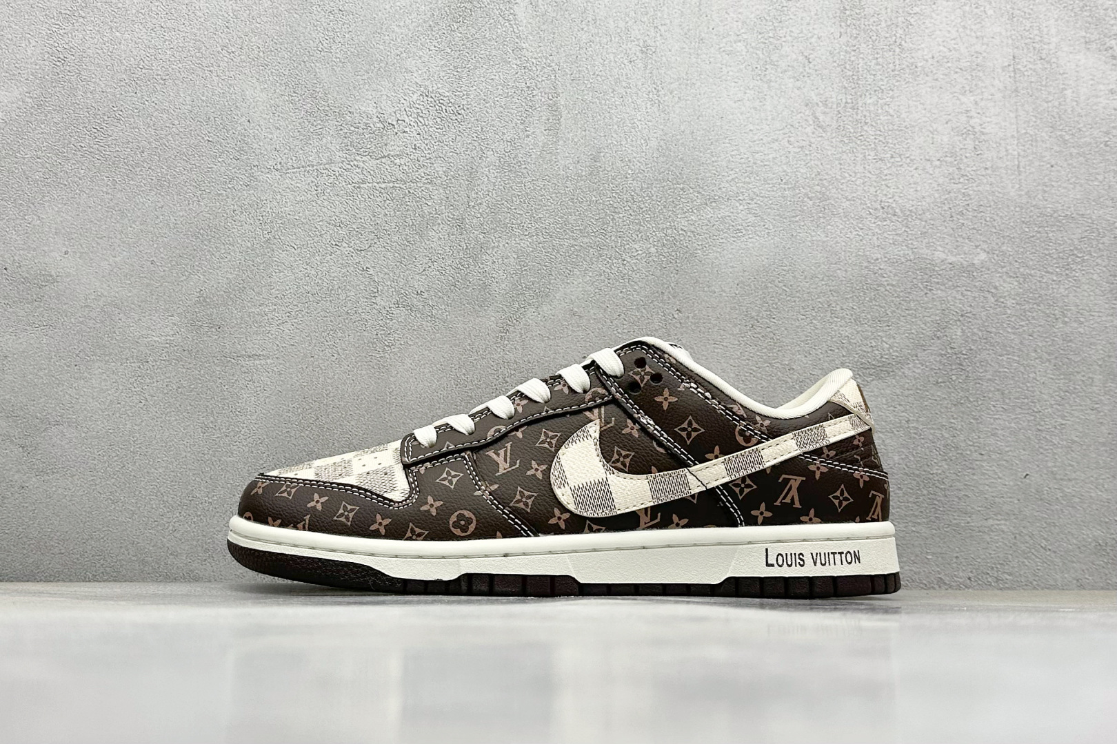 福利特价 终端放店
XC版 Nk SB Dunk Low 联名 周年高端定制 低帮休闲板鞋
#定制鞋盒