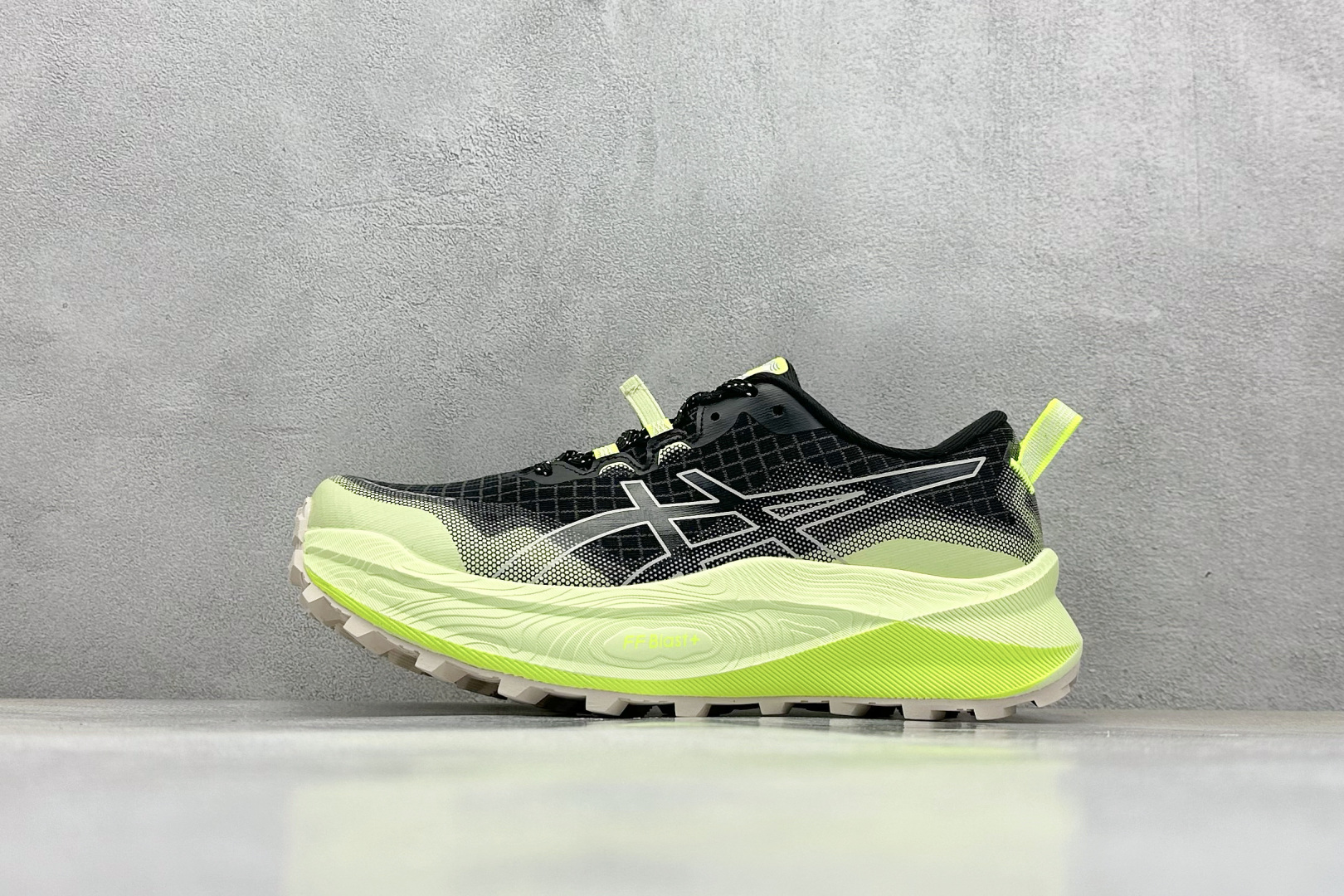  
Asics Gel-Trabuco Max 3 亚瑟士防滑耐磨减震低帮户外功能鞋 
这款越野跑鞋可提