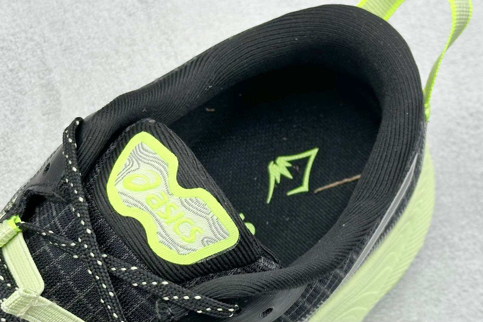  
Asics Gel-Trabuco Max 3 亚瑟士防滑耐磨减震低帮户外功能鞋 
这款越野跑鞋可提