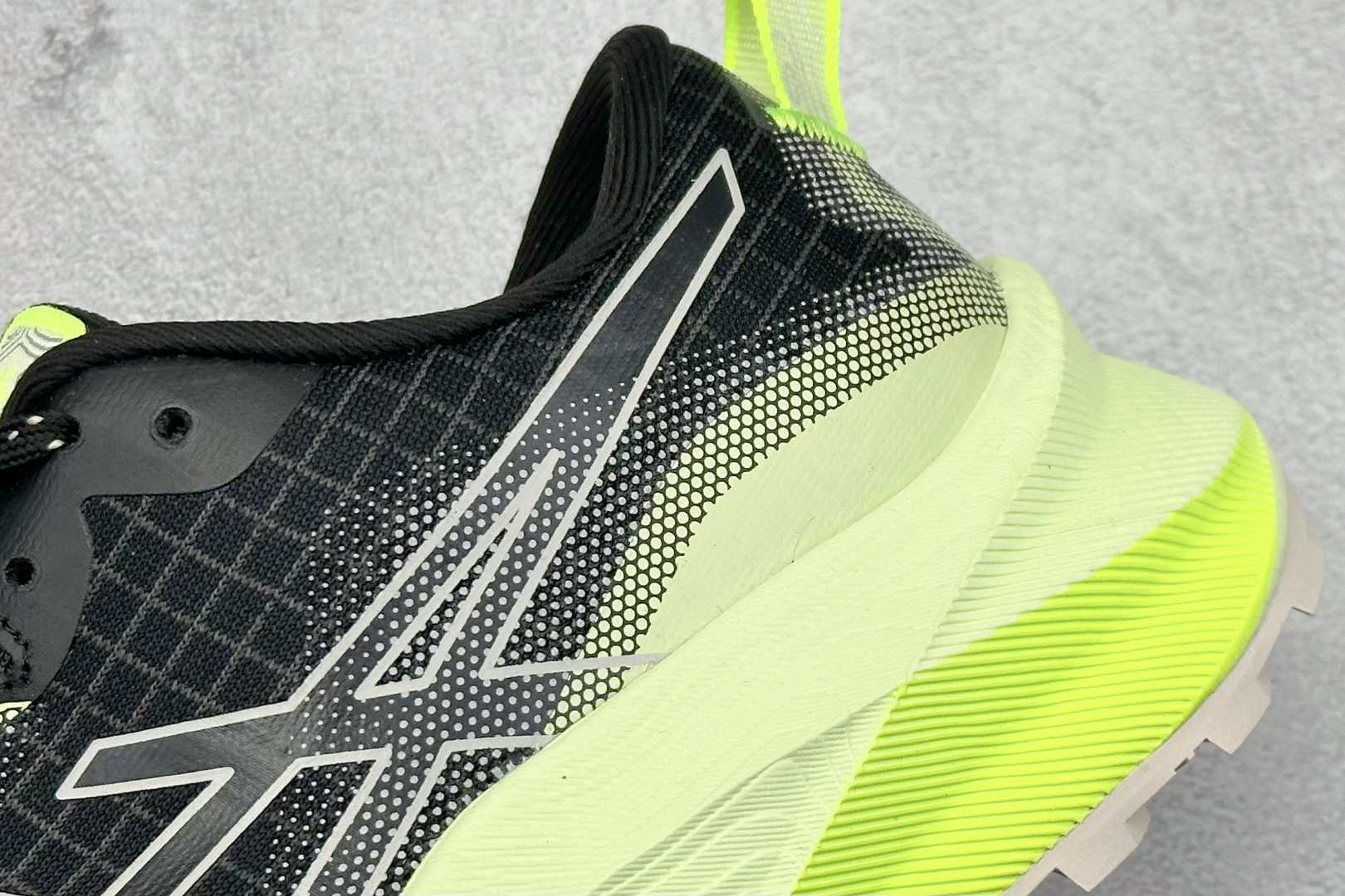  
Asics Gel-Trabuco Max 3 亚瑟士防滑耐磨减震低帮户外功能鞋 
这款越野跑鞋可提