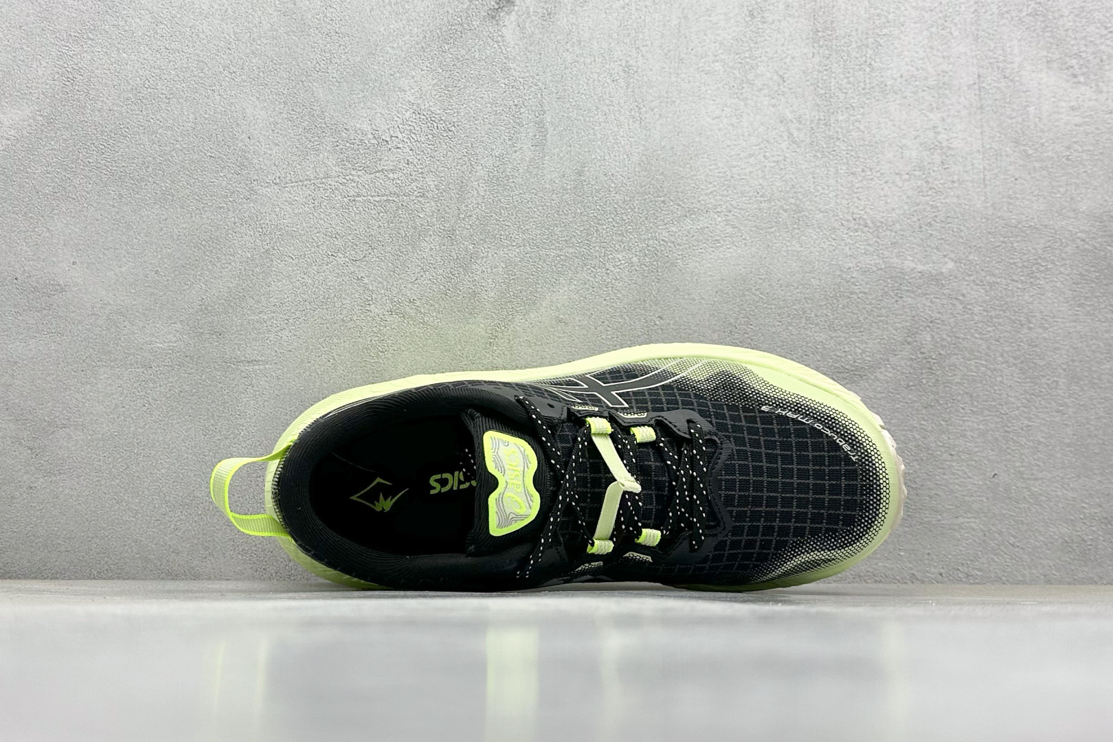  
Asics Gel-Trabuco Max 3 亚瑟士防滑耐磨减震低帮户外功能鞋 
这款越野跑鞋可提