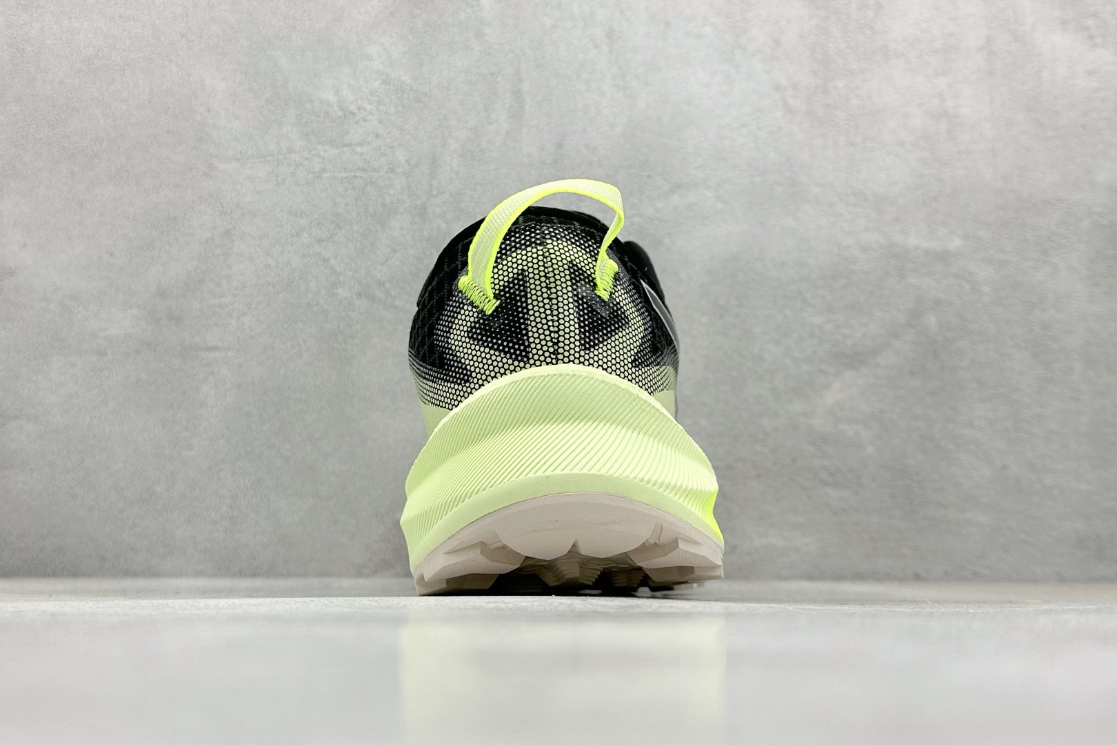  
Asics Gel-Trabuco Max 3 亚瑟士防滑耐磨减震低帮户外功能鞋 
这款越野跑鞋可提