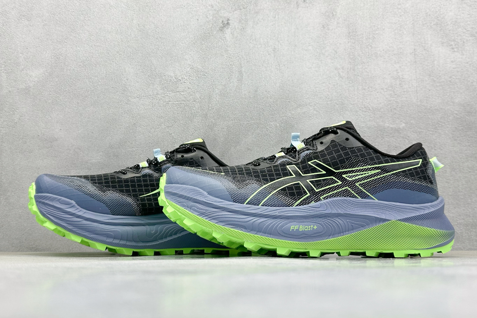  
Asics Gel-Trabuco Max 3 亚瑟士防滑耐磨减震低帮户外功能鞋 
这款越野跑鞋可提