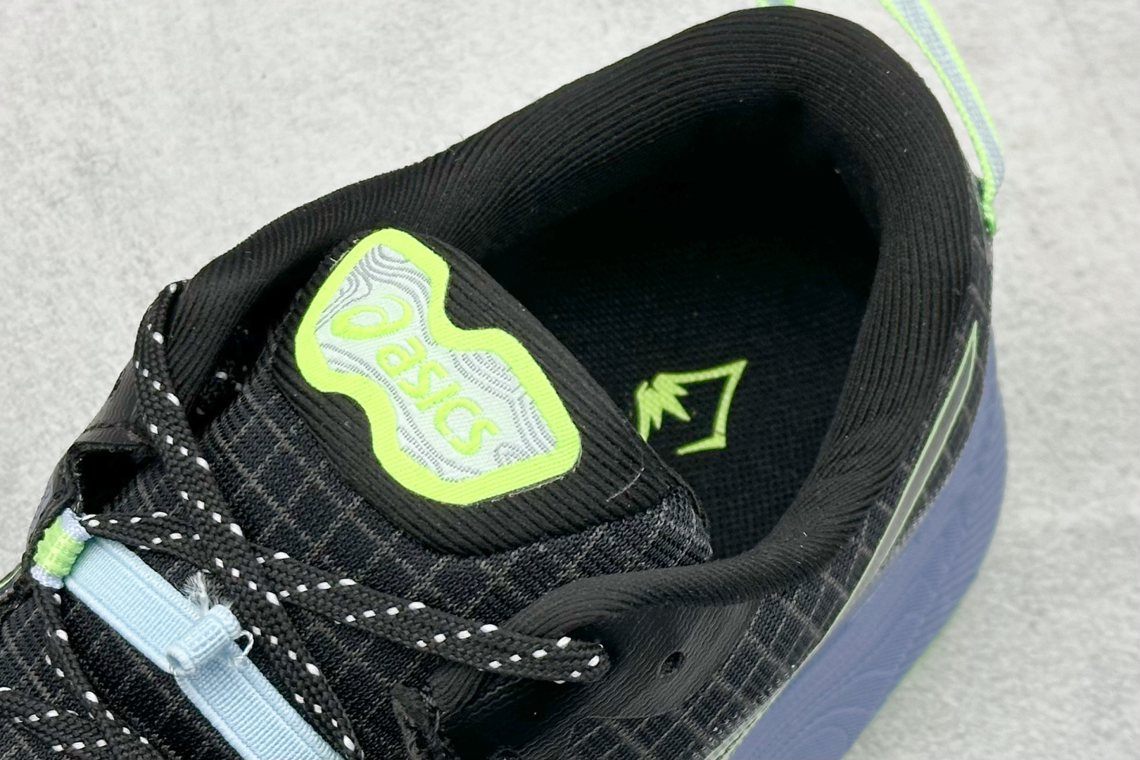  
Asics Gel-Trabuco Max 3 亚瑟士防滑耐磨减震低帮户外功能鞋 
这款越野跑鞋可提