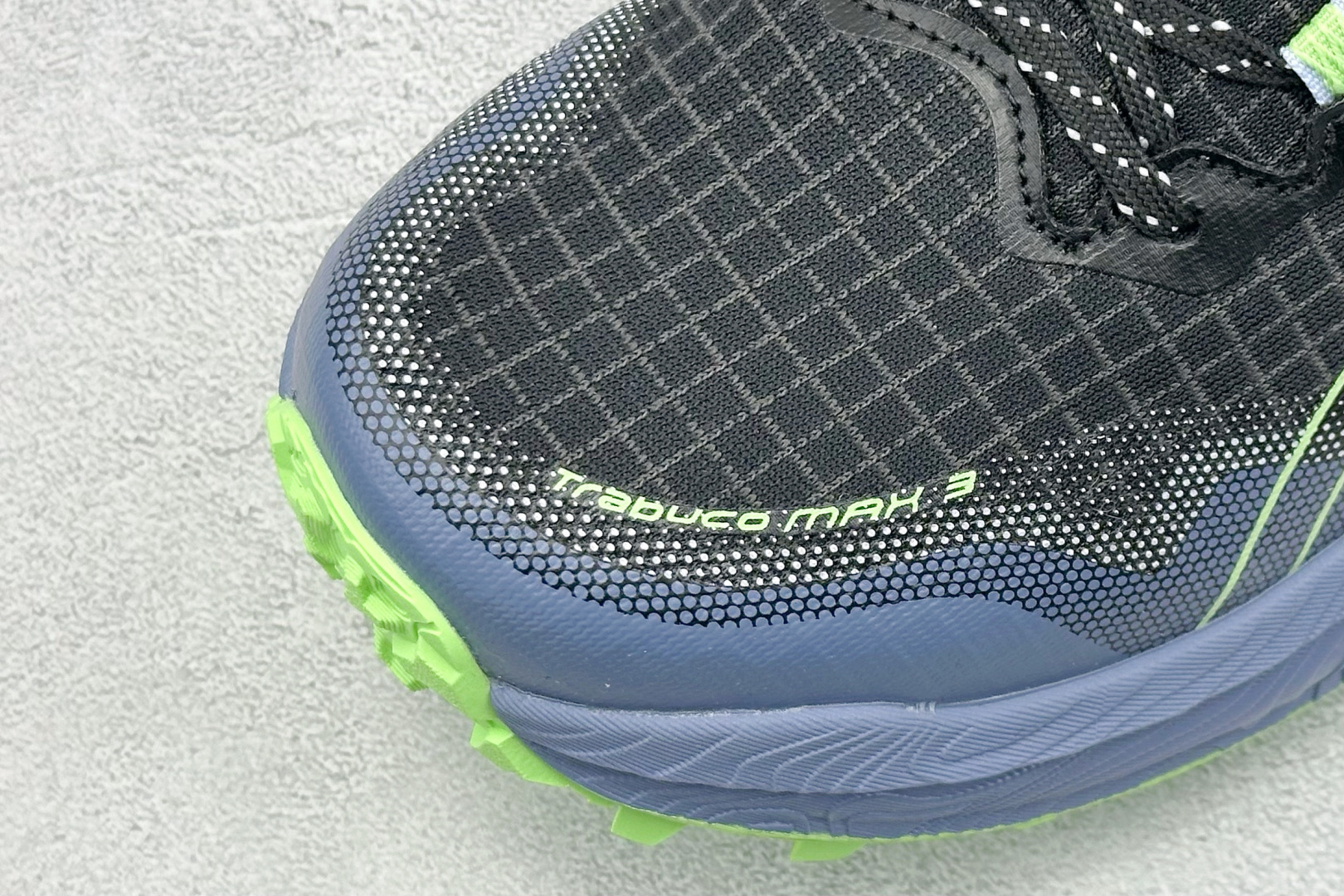  
Asics Gel-Trabuco Max 3 亚瑟士防滑耐磨减震低帮户外功能鞋 
这款越野跑鞋可提