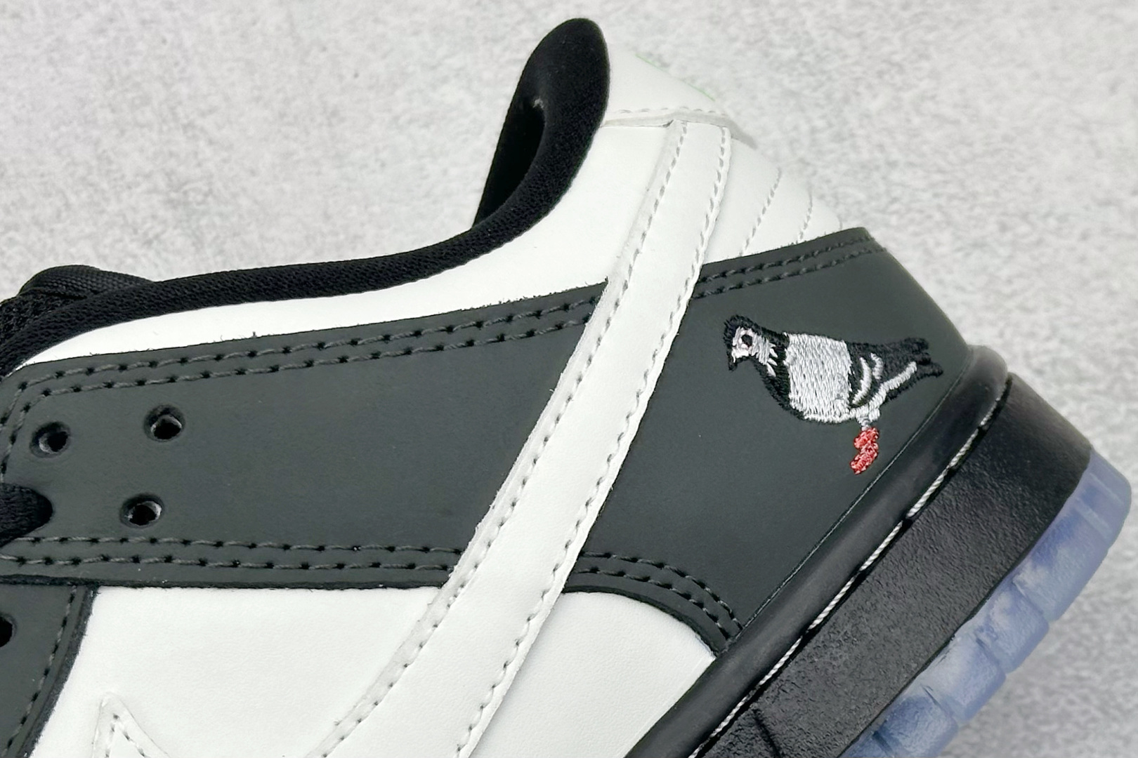  
Staple x NK Dunk SB Low Pro OG QS
黑白鸽子联名 低帮休闲运动板鞋
