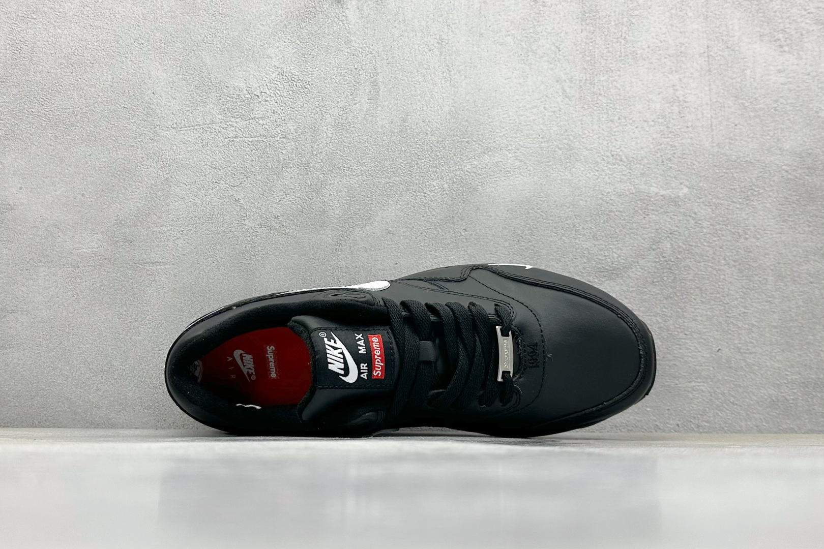  
Nike Air Max 1 耐克半掌气垫复古跑步鞋 

货号：HF8813-001
尺码：36 