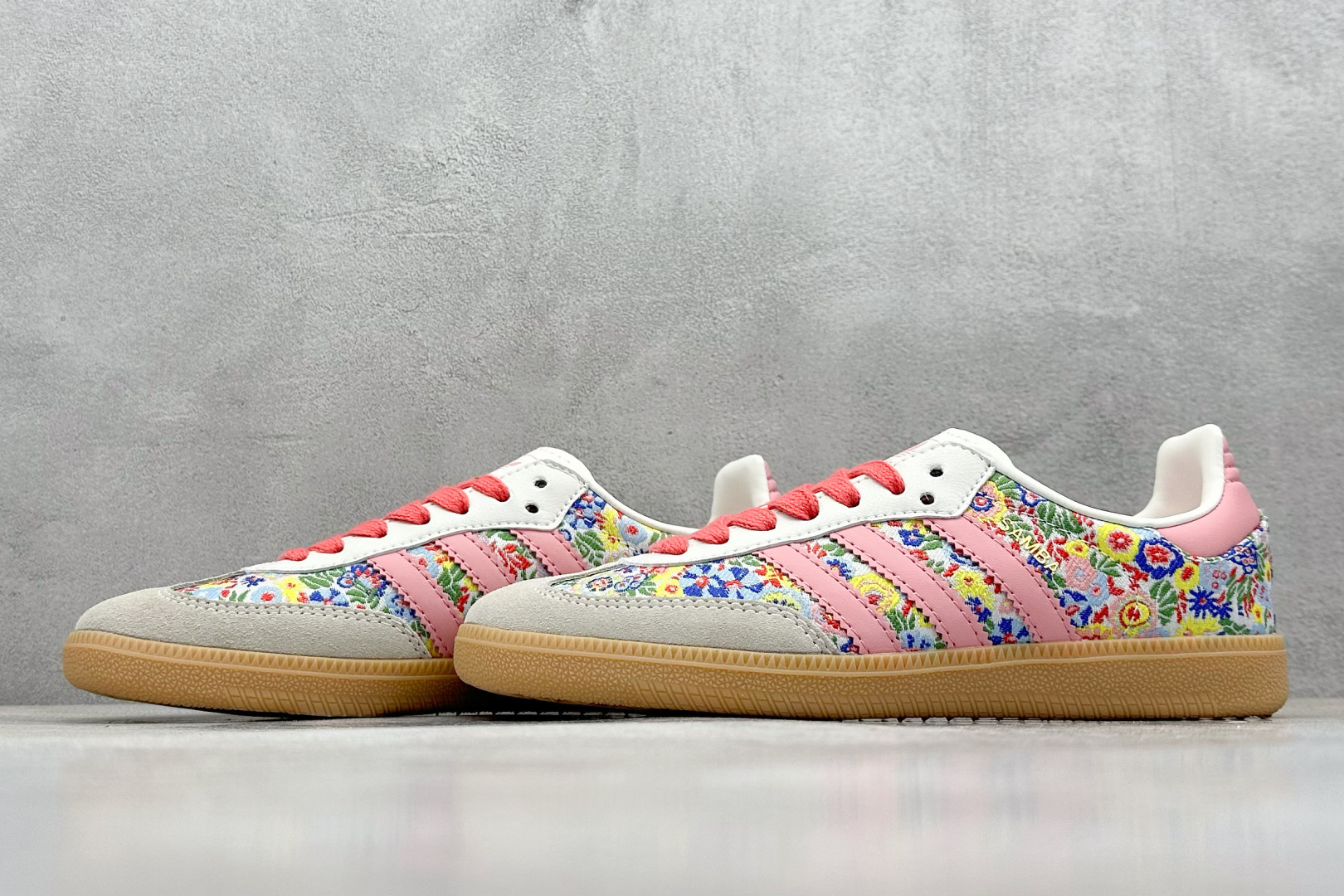  
Adidas Samba OG W 阿迪三叶草休闲板鞋

货号：JI0280 
尺码：35 36 