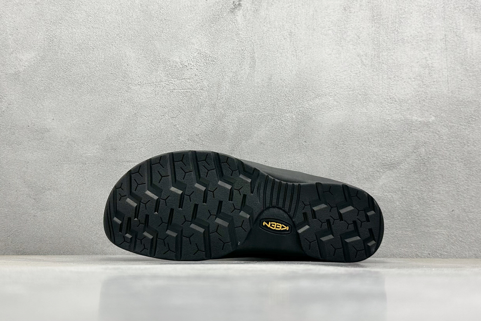  终端放店
BK版 KEEN 科恩二代 Jasper 山系户外鞋
中山原单货 极力推荐版本
日系街头复古