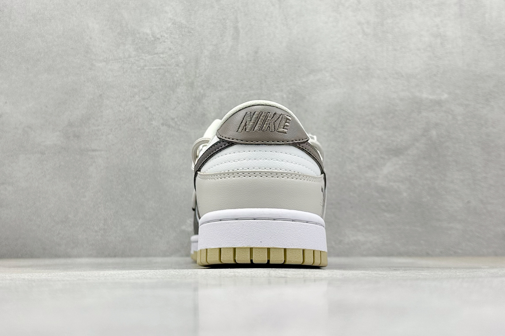  终端放店
FS版 Nike SB Dunk Low 裂痕
纯原大厂出品 极力推荐
原装头层材料 独家版