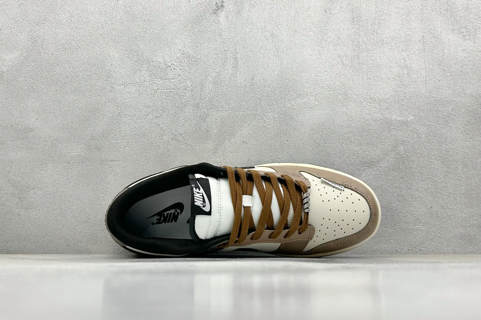 高版本牛货🐮区别市场垃级货🗯️同图不同价为版本不同 ✅ 430💰
Nike SB Dunk Low 街头竞速
纯原大厂出品 极力推荐
原装头层材料 独家版型蒸餾加工
帶來的是更好的视觉和脚感体验
大厂纯原品质出货 清洁度 电绣工艺
皮料切割干净无任何毛边 细节完美
货号:DV0833-100
尺码:35.5-46
编码:39