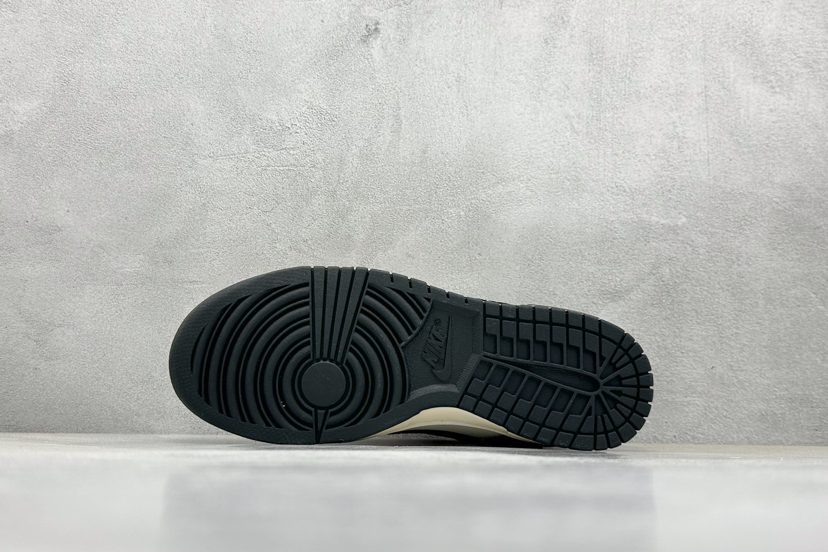 高版本牛货🐮区别市场垃级货🗯️同图不同价为版本不同 ✅ 430💰
Nike SB Dunk Low 街头竞速
纯原大厂出品 极力推荐
原装头层材料 独家版型蒸餾加工
帶來的是更好的视觉和脚感体验
大厂纯原品质出货 清洁度 电绣工艺
皮料切割干净无任何毛边 细节完美
货号:DV0833-100
尺码:35.5-46
编码:39