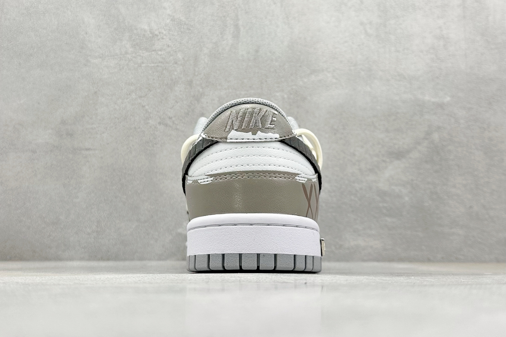  终端放店
FS版 Nike SB Dunk Low 西海岸
纯原大厂出品 极力推荐
原装头层材料 独家