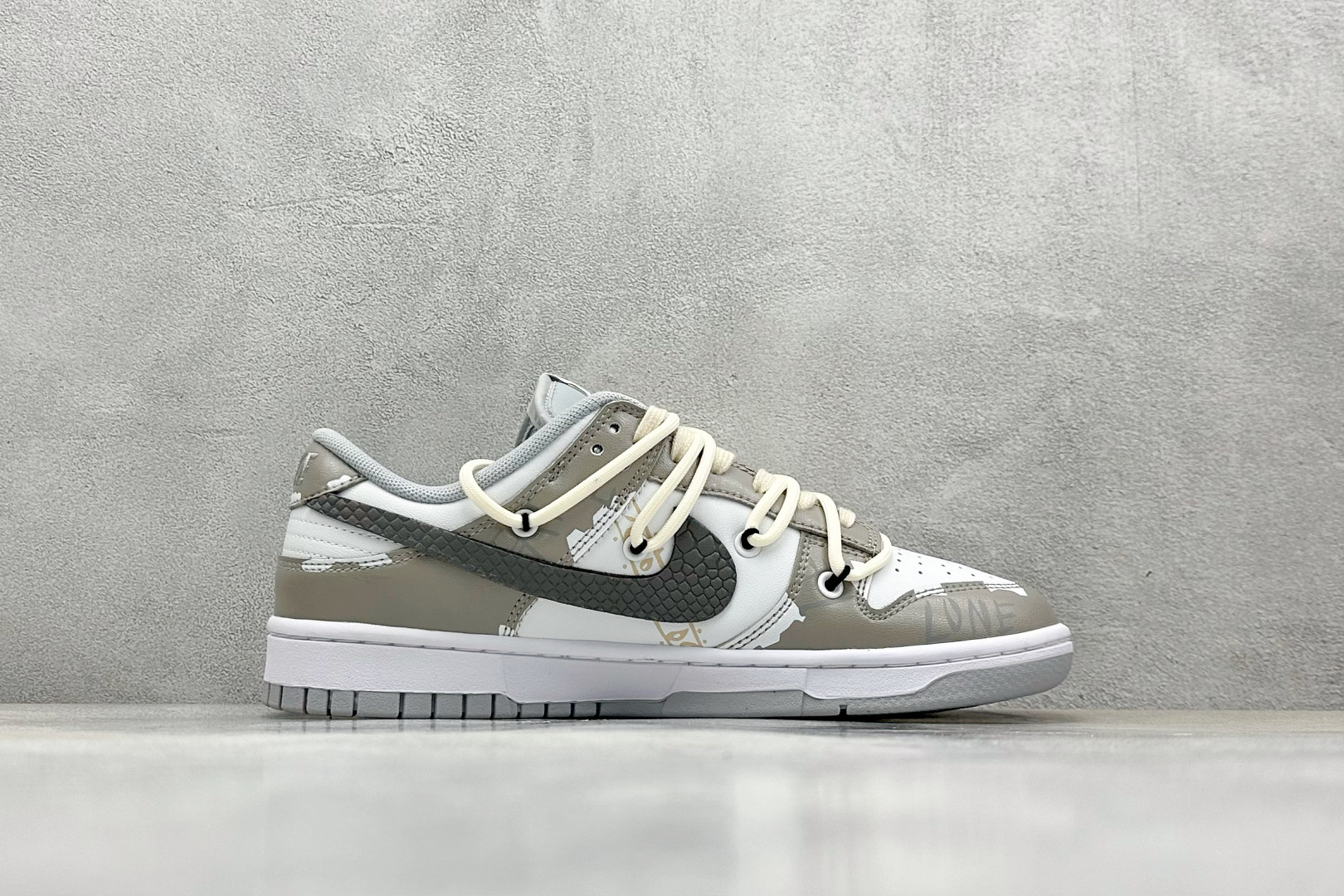  终端放店
FS版 Nike SB Dunk Low 西海岸
纯原大厂出品 极力推荐
原装头层材料 独家