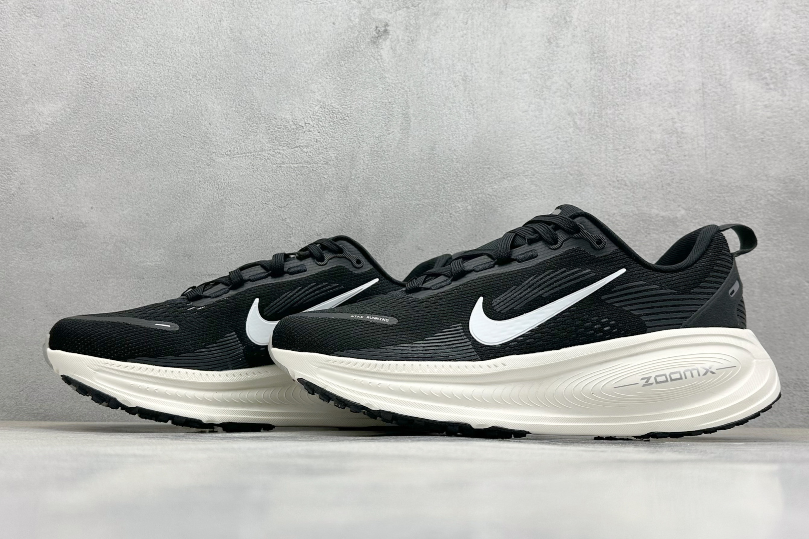  
RS版 NK Zoom VOMERO 18 轻量跑鞋
耐克网透面气 训跑练步鞋
外贸专供订单 原厂折