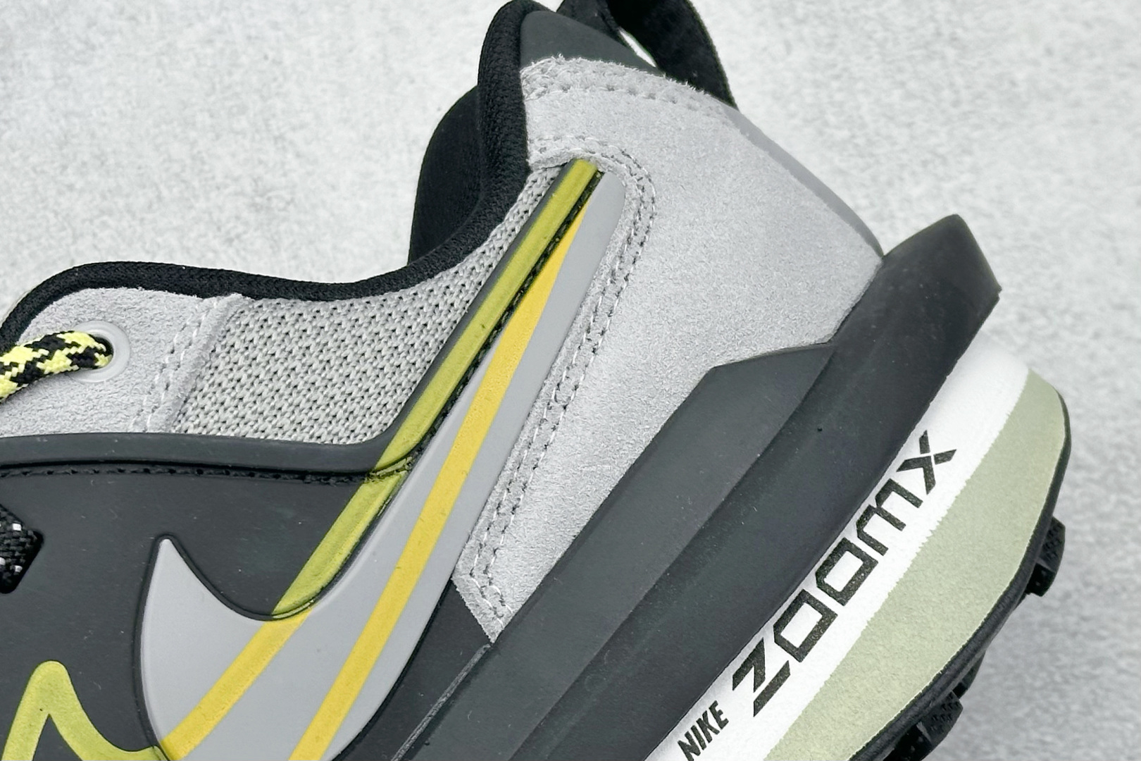 终端放店
S版 Sacai x Nike Zegamadome SP 联名款
机能风休闲运动鞋 纯原