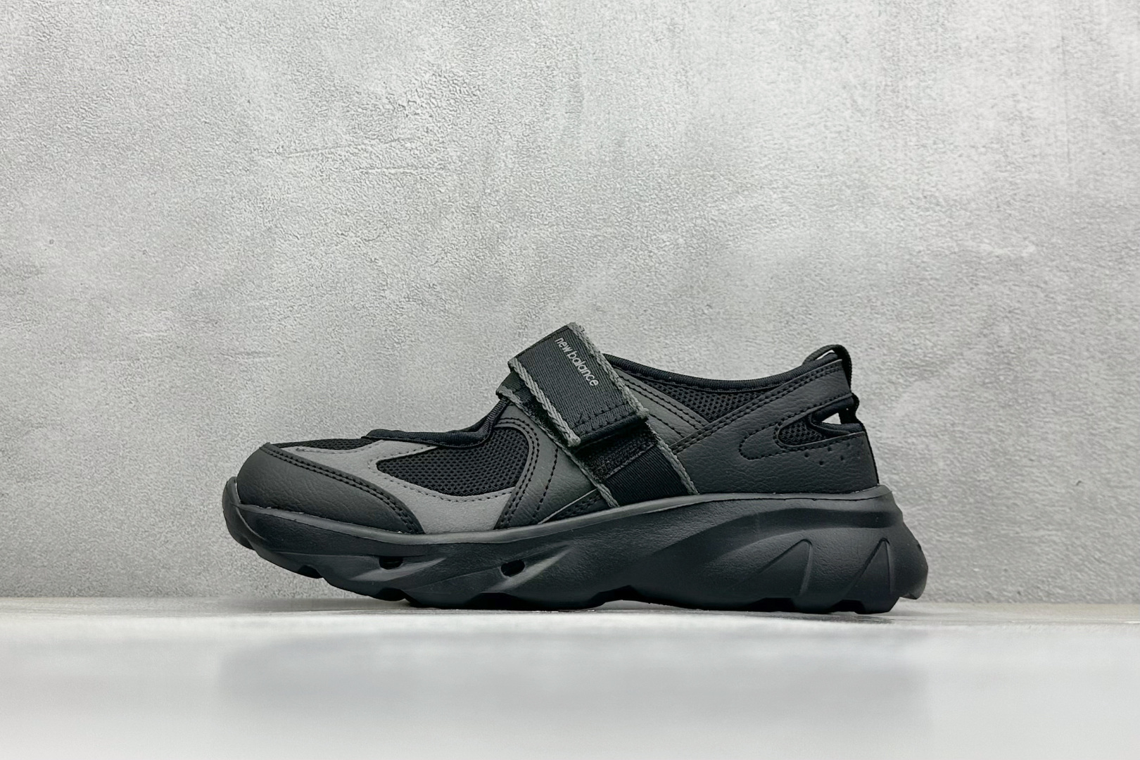 180 New Balance Breeze 新百伦玛丽珍低帮生活休闲鞋 SD2202BK