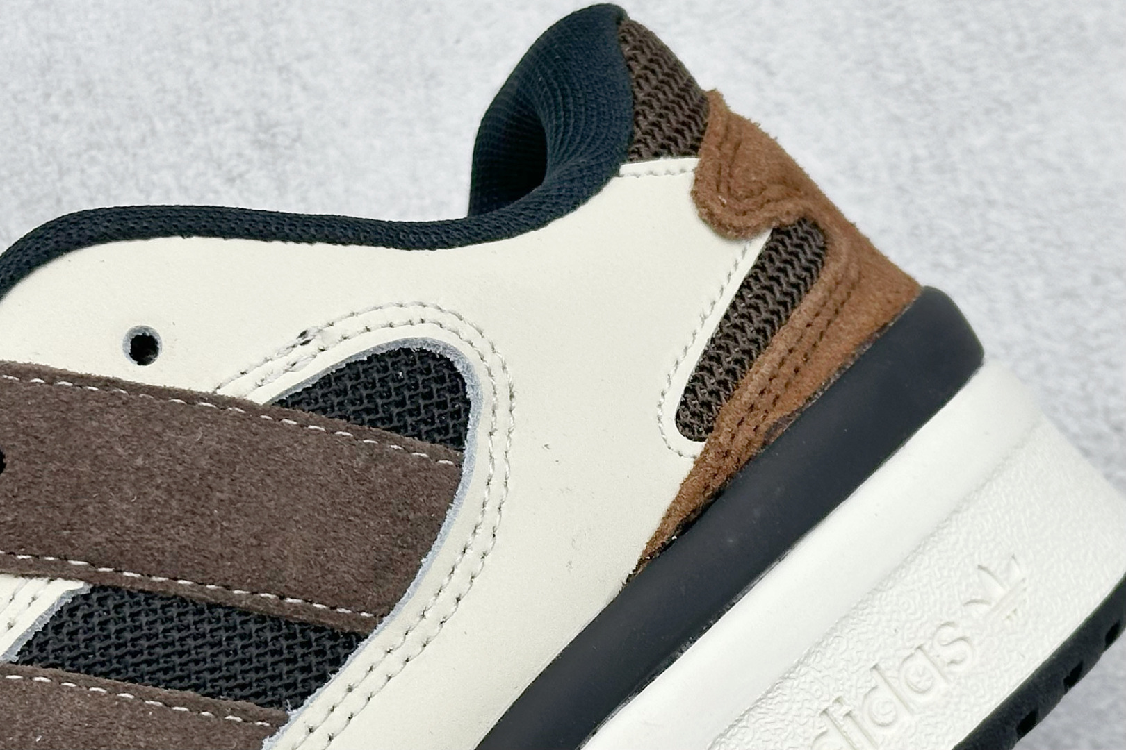 190 Adidas originals Forum 2000 CL 三叶草低帮 复古潮流休闲面包鞋 JS3160
