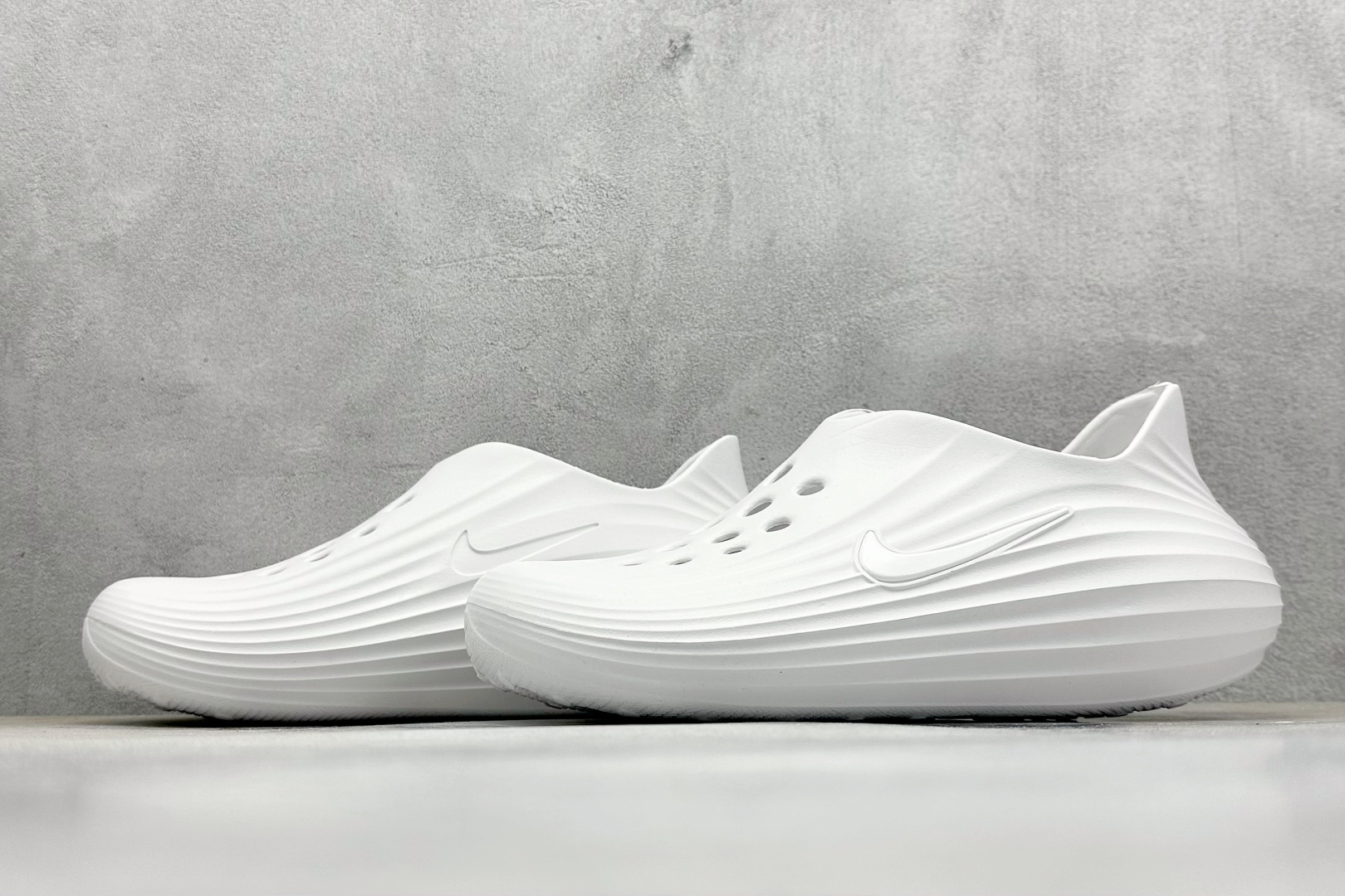 Nike ReactX Rejuven8 一脚蹬夏日穿搭凉鞋 HV5060-101