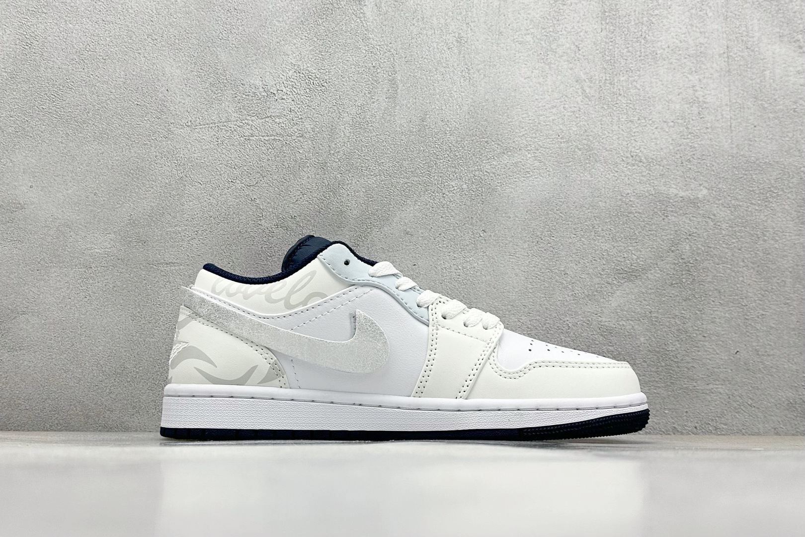 220 Air Jordan 1 Low 低帮复古篮球鞋 553558-414
