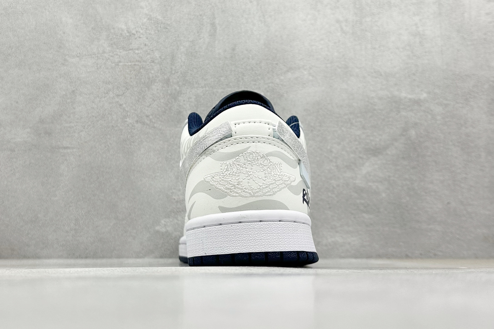 220 Air Jordan 1 Low 低帮复古篮球鞋 553558-414