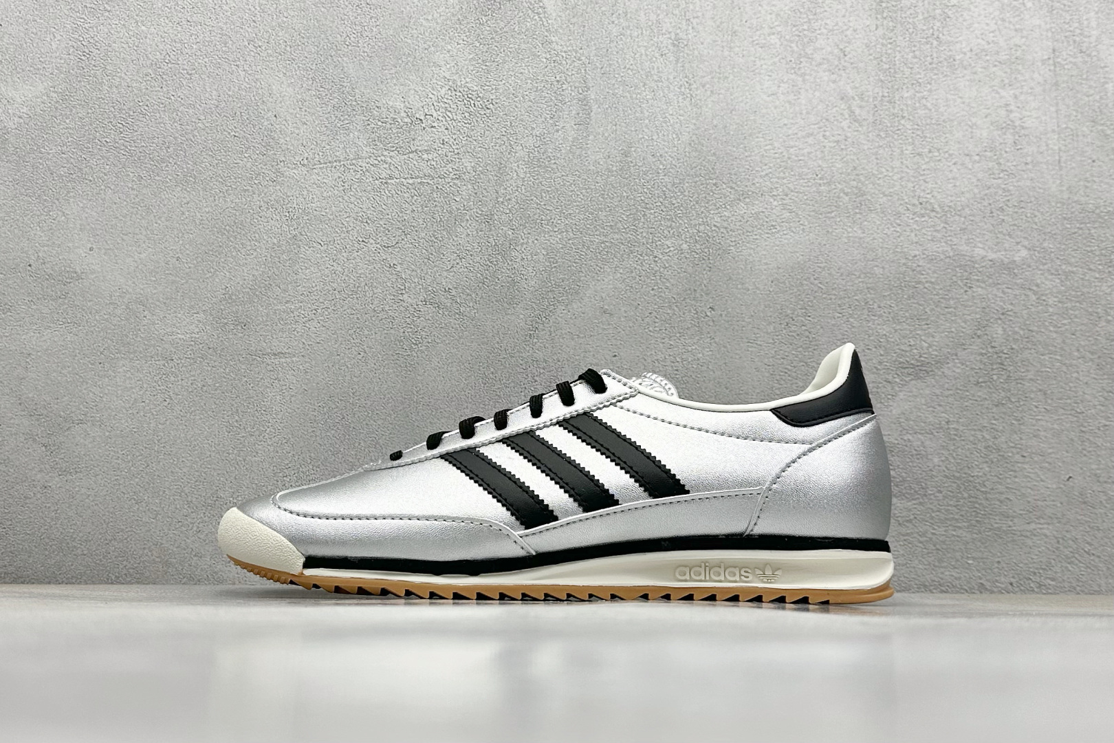 180 adidas originals SL 72RS 超轻便透气复古慢跑鞋 JH6363