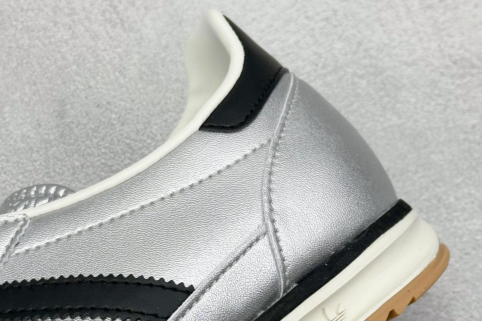180 adidas originals SL 72RS 超轻便透气复古慢跑鞋 JH6363