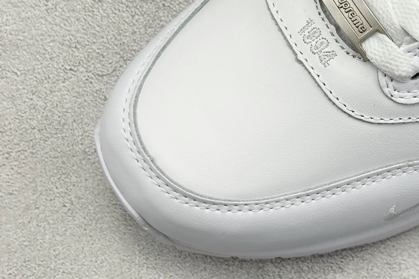 220 Nike Air Max 1 耐克半掌气垫复古跑步鞋 HF8813-100