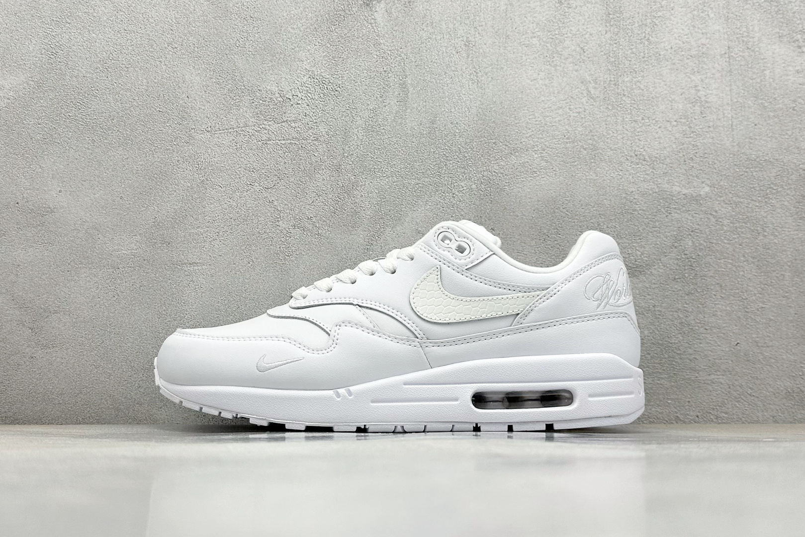 220 Nike Air Max 1 耐克半掌气垫复古跑步鞋 HF8813-100