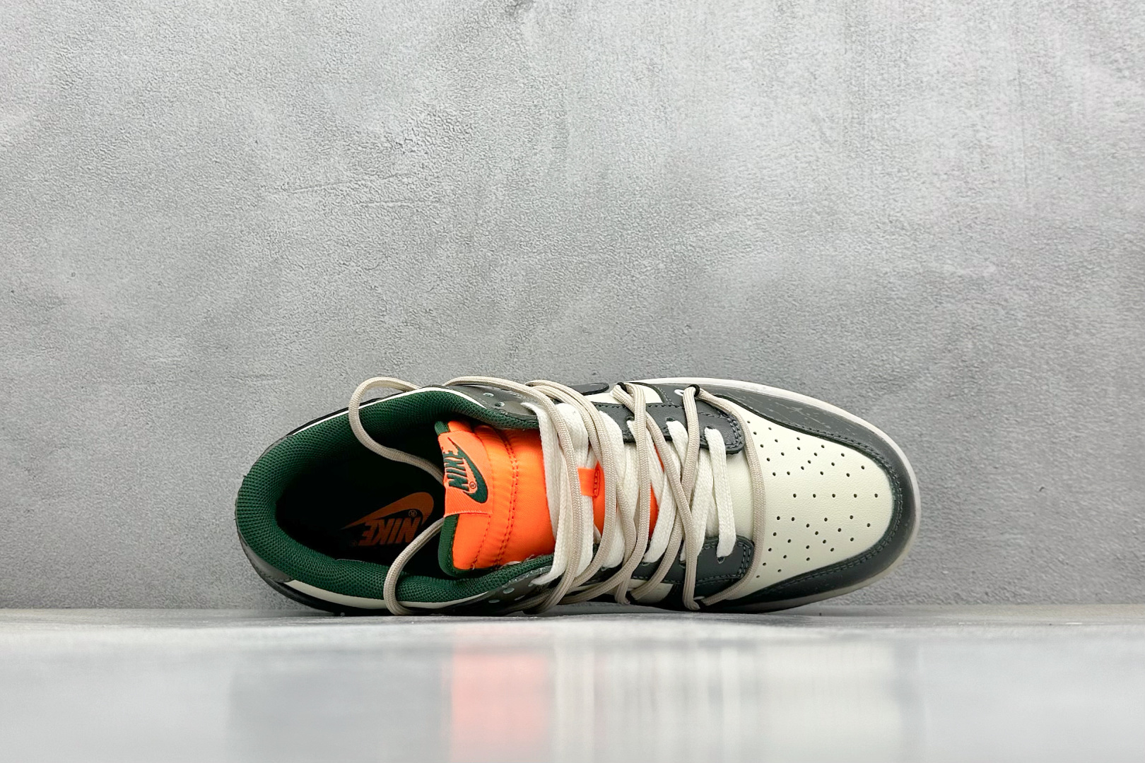 高版本牛货🐮区别市场垃级货🗯️同图不同价为版本不同 ✅ 430💰 
 Nike SB Dunk Low 荒野矿石
纯原大厂出品 极力推荐
原装头层材料 独家版型蒸餾加工
帶來的是更好的视觉和脚感体验
大厂纯原品质出货 清洁度 电绣工艺 
皮料切割干净无任何毛边 细节完美

货号：DD1391-300
尺码：35.5-46
编码：39