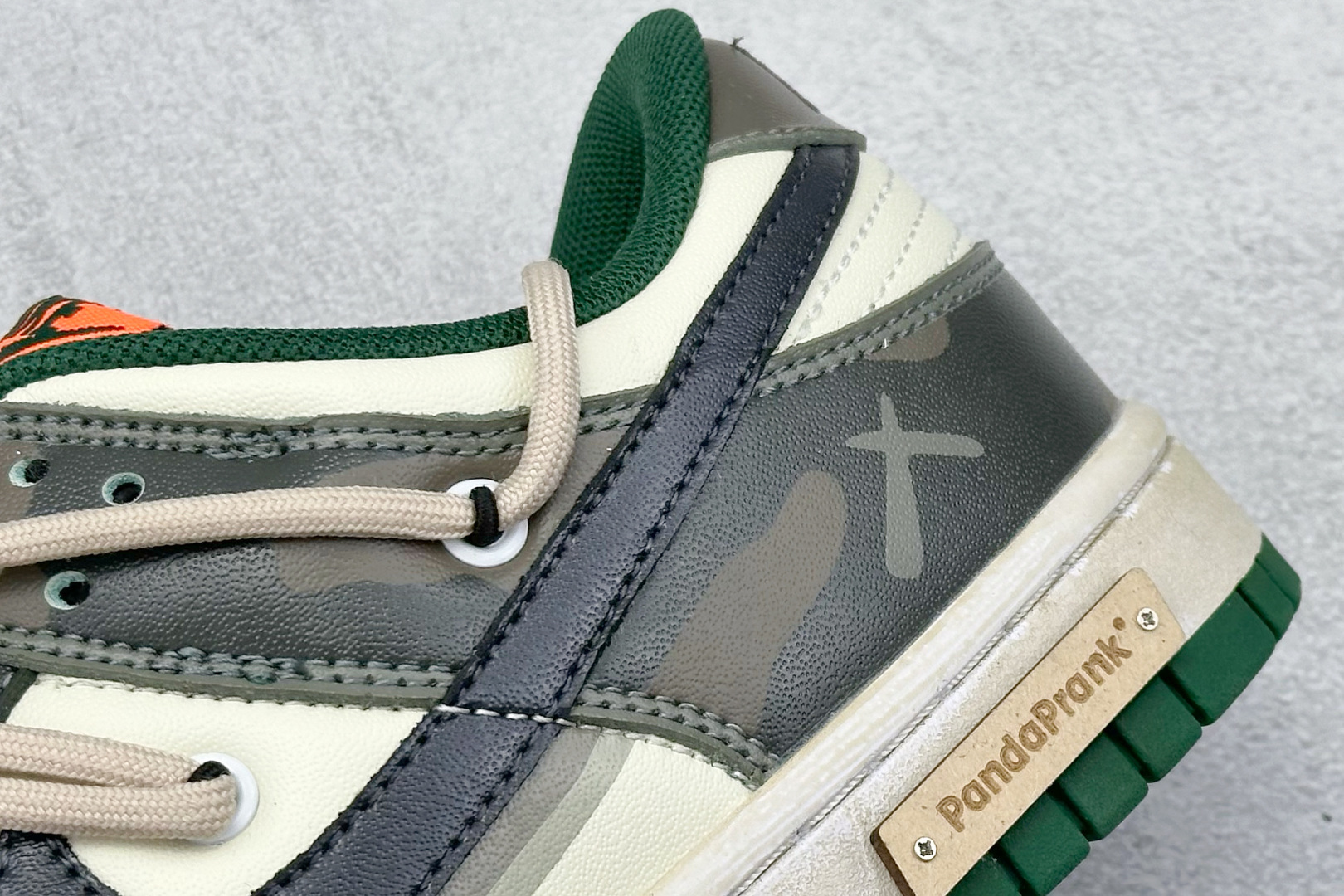 高版本牛货🐮区别市场垃级货🗯️同图不同价为版本不同 ✅ 430💰 
 Nike SB Dunk Low 荒野矿石
纯原大厂出品 极力推荐
原装头层材料 独家版型蒸餾加工
帶來的是更好的视觉和脚感体验
大厂纯原品质出货 清洁度 电绣工艺 
皮料切割干净无任何毛边 细节完美

货号：DD1391-300
尺码：35.5-46
编码：39