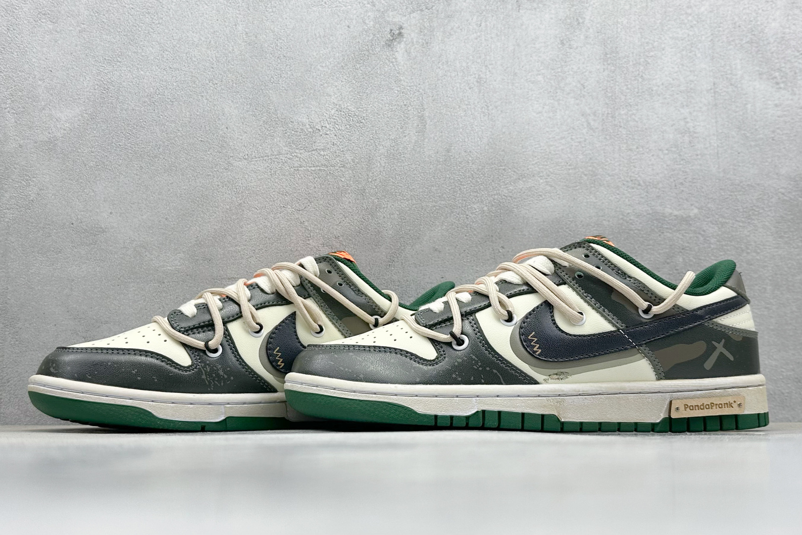 高版本牛货🐮区别市场垃级货🗯️同图不同价为版本不同 ✅ 430💰 
 Nike SB Dunk Low 荒野矿石
纯原大厂出品 极力推荐
原装头层材料 独家版型蒸餾加工
帶來的是更好的视觉和脚感体验
大厂纯原品质出货 清洁度 电绣工艺 
皮料切割干净无任何毛边 细节完美

货号：DD1391-300
尺码：35.5-46
编码：39