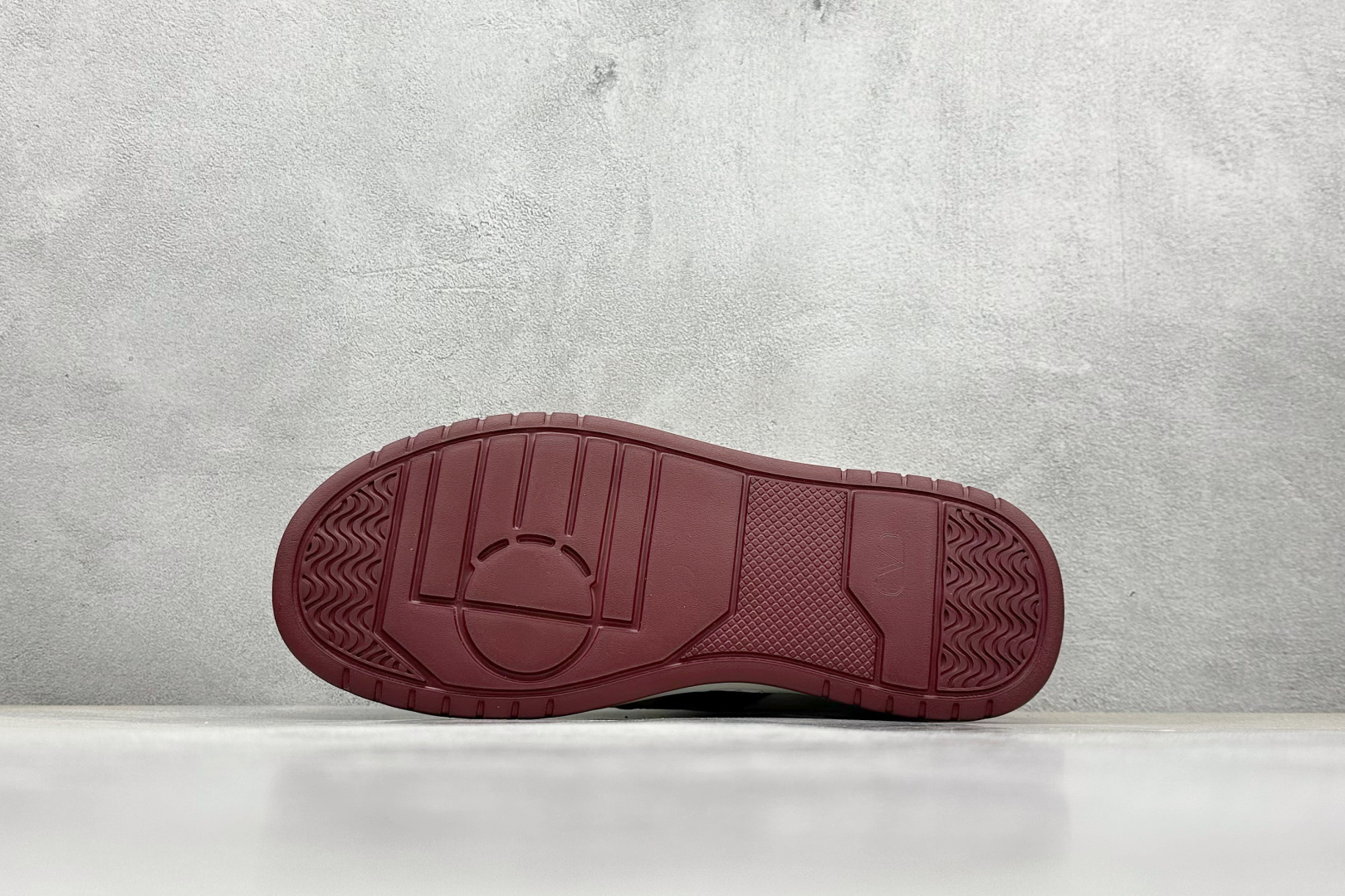 Valentino 华伦天奴 Rockstud untitled 厚底休闲铆钉小白鞋