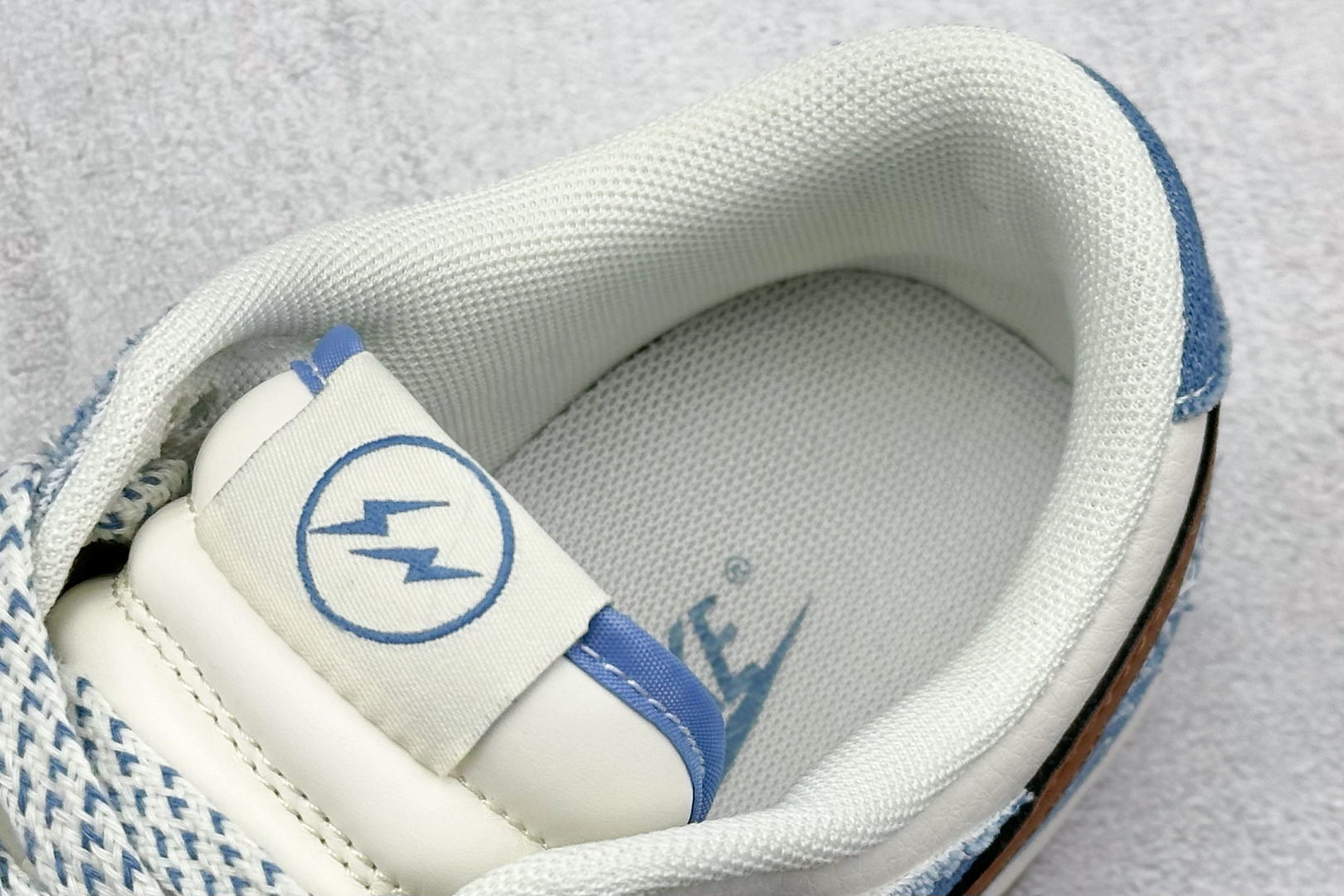  
NIKE SB Dunk Low x Fragment Design 闪电藤原浩 白蓝棕
公司级出品