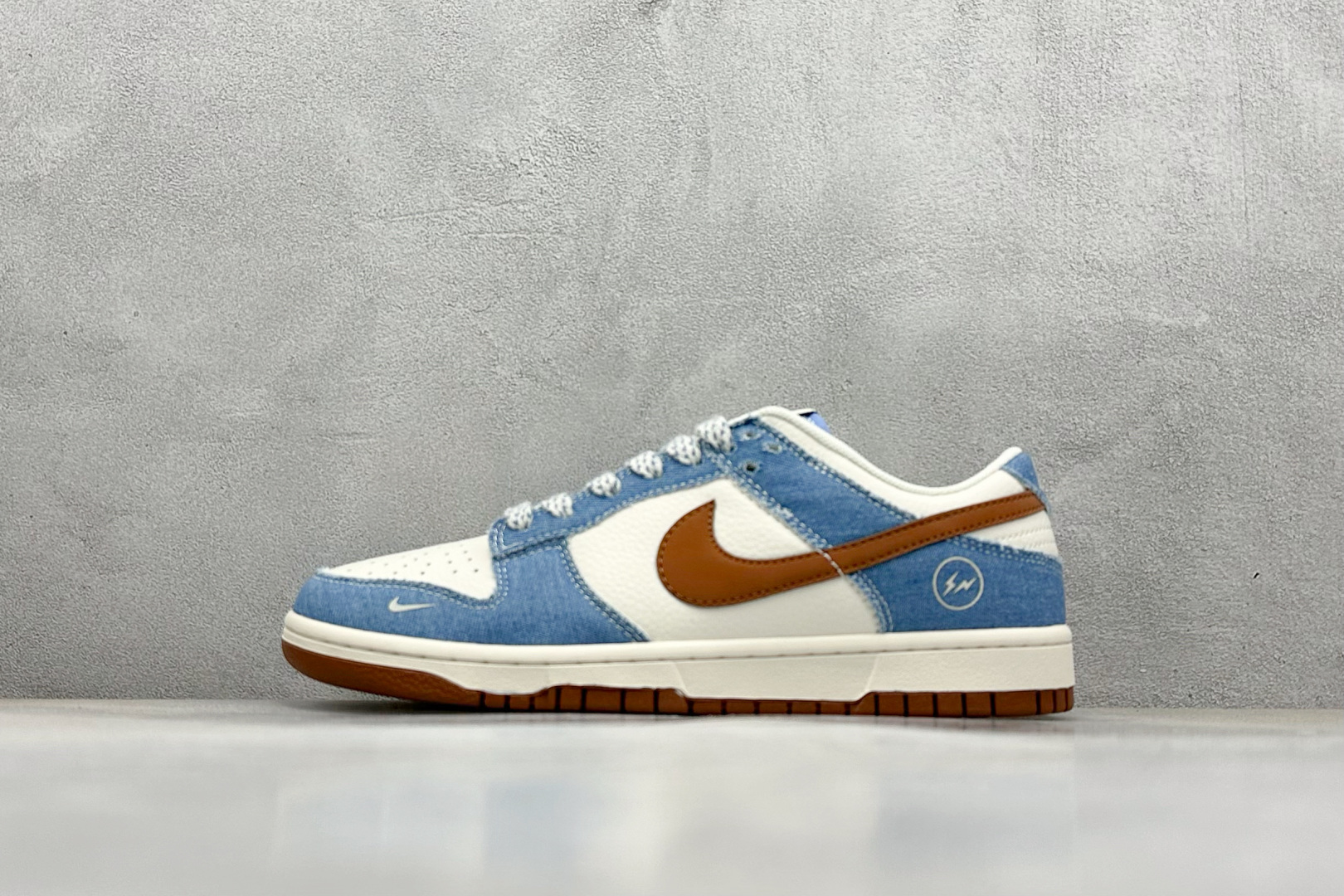  
NIKE SB Dunk Low x Fragment Design 闪电藤原浩 白蓝棕
公司级出品