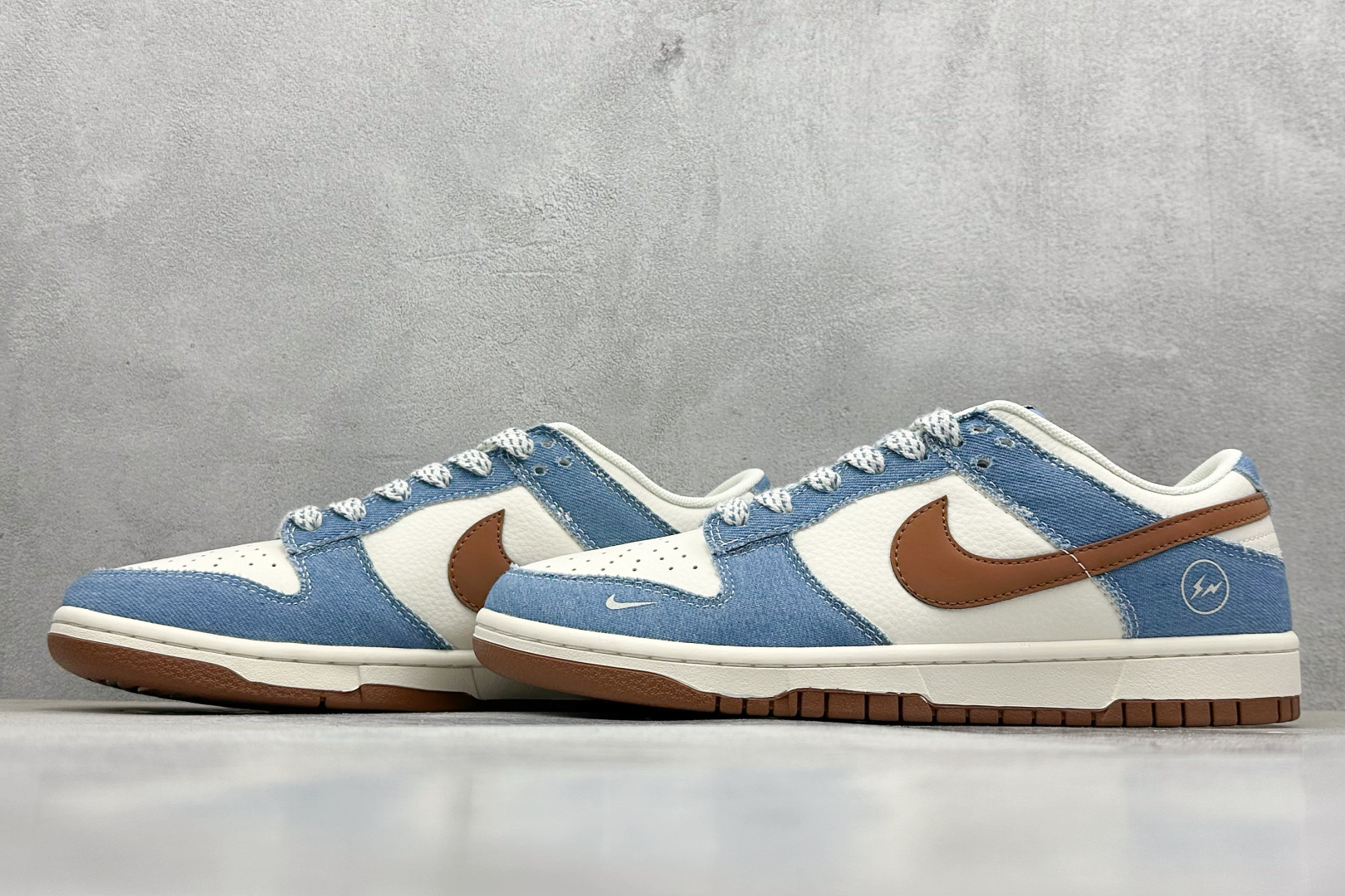  
NIKE SB Dunk Low x Fragment Design 闪电藤原浩 白蓝棕
公司级出品