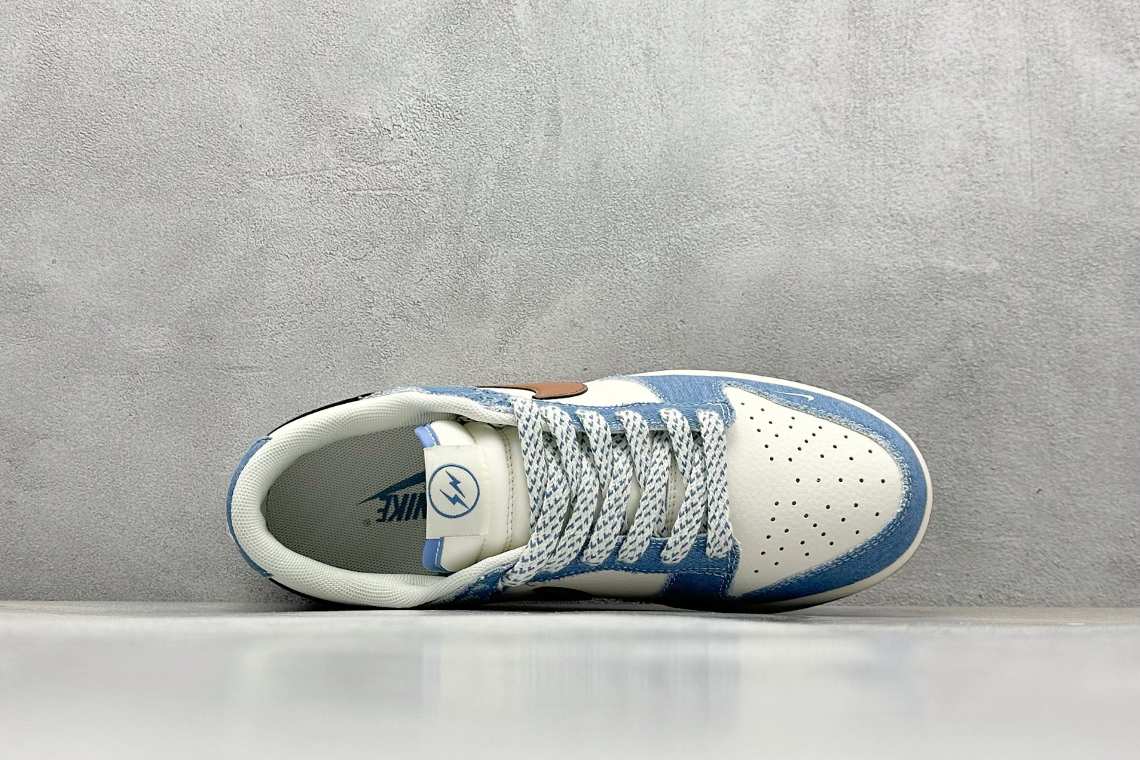  
NIKE SB Dunk Low x Fragment Design 闪电藤原浩 白蓝棕
公司级出品
