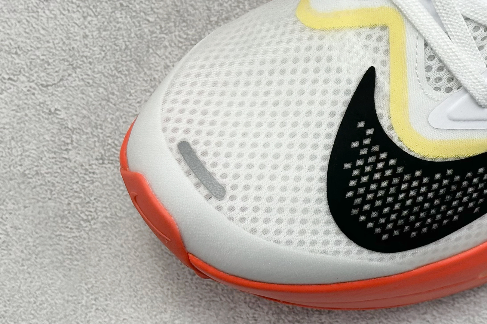  
Nike Zoom Fly 6 耐克超弹轻盈跑步鞋
#鞋款搭载 Flyknit 材料 打造出众弹性