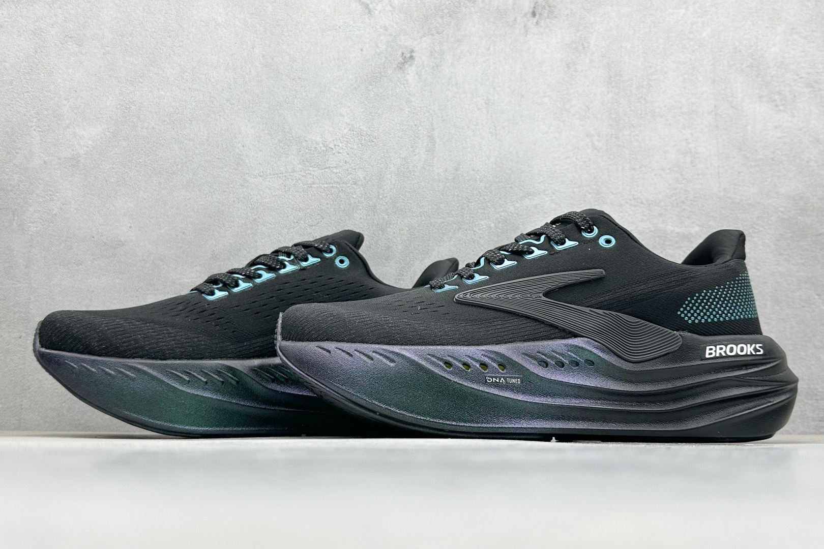  
Brooks 布鲁克斯 Glycerin Max
超弹轻盈跑步鞋 
低帮透气缓震支撑休闲运动慢跑鞋
