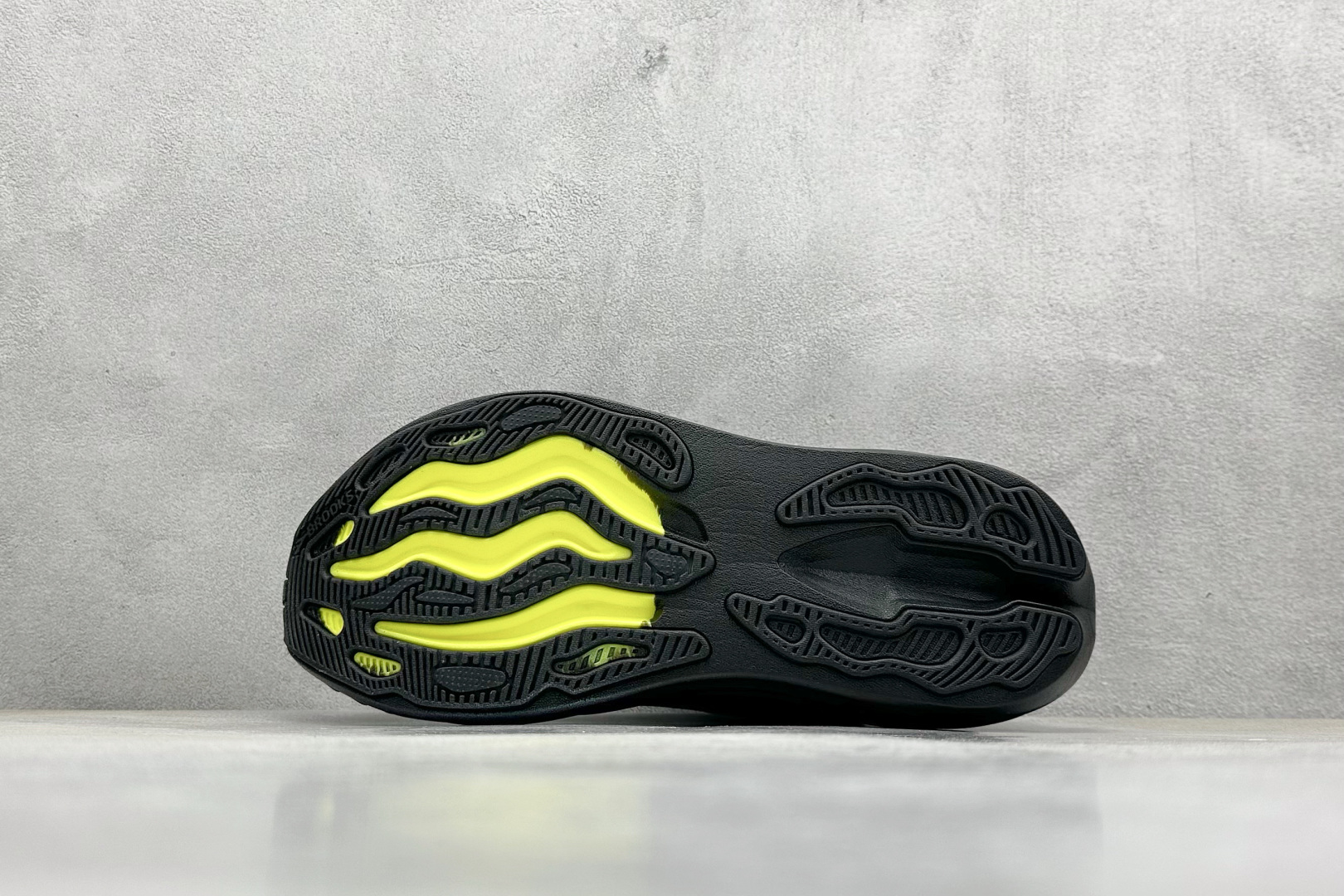  
Brooks 布鲁克斯 Glycerin Max
超弹轻盈跑步鞋 
低帮透气缓震支撑休闲运动慢跑鞋
