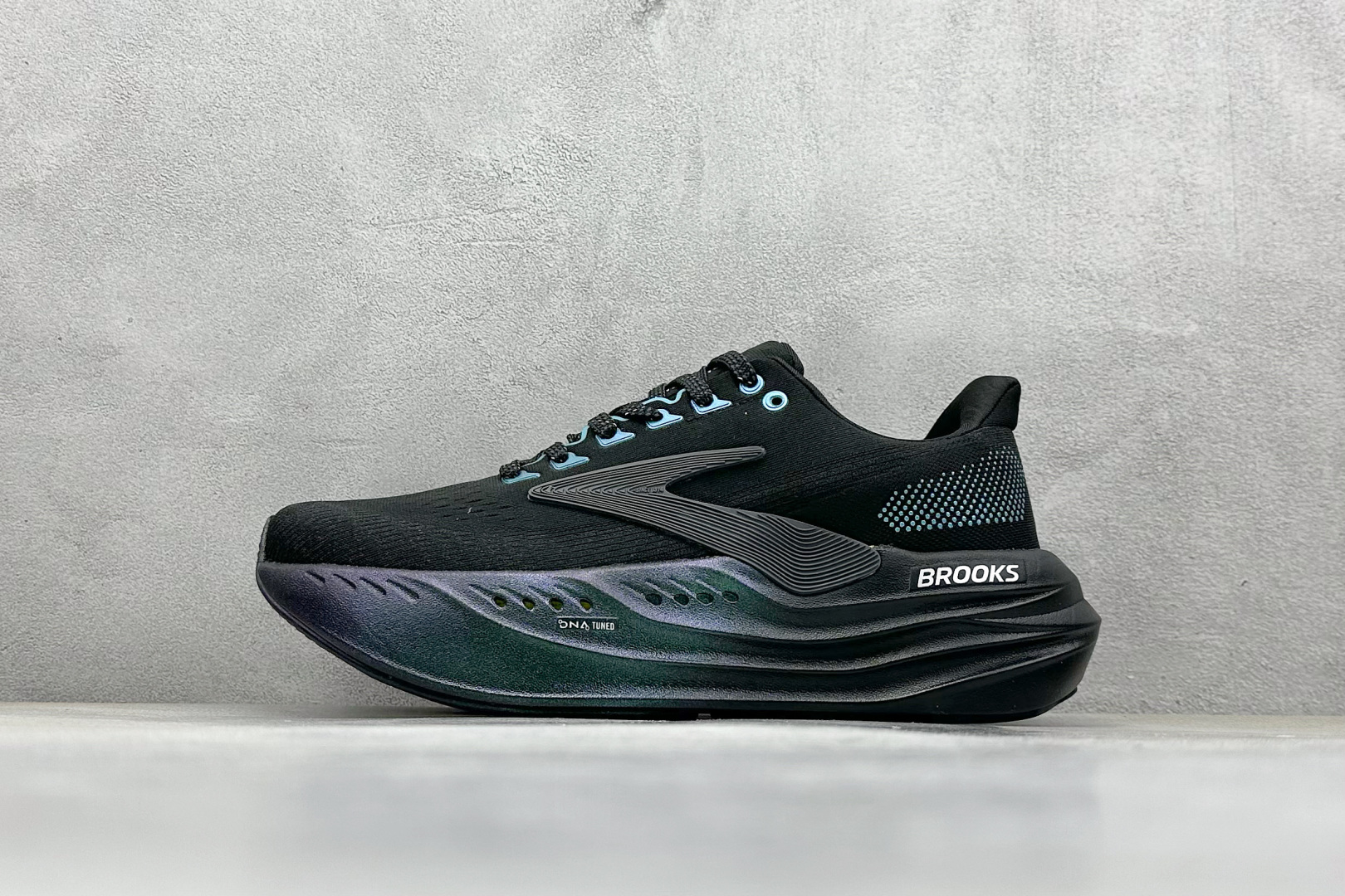  
Brooks 布鲁克斯 Glycerin Max
超弹轻盈跑步鞋 
低帮透气缓震支撑休闲运动慢跑鞋
