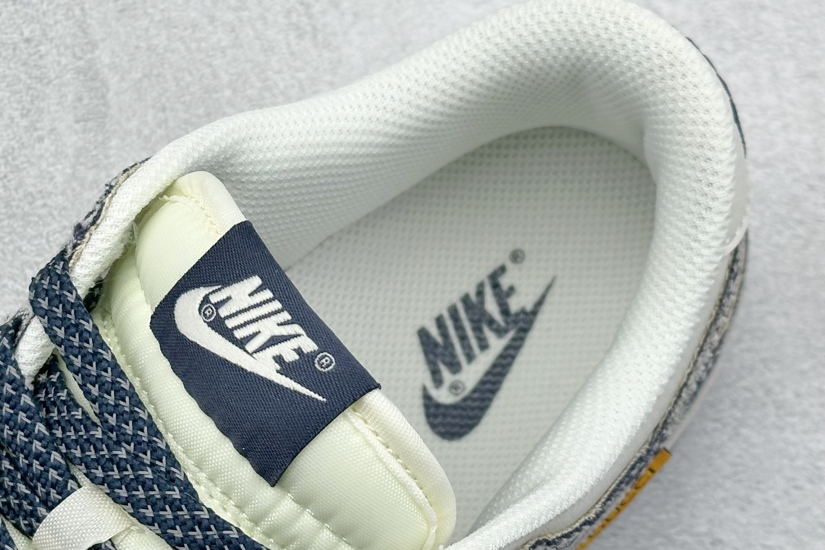  终端放店
XC版 Nk SB Dunk Low 古驰联名-墨蓝 周年高端定制 低帮休闲板鞋
#定制鞋
