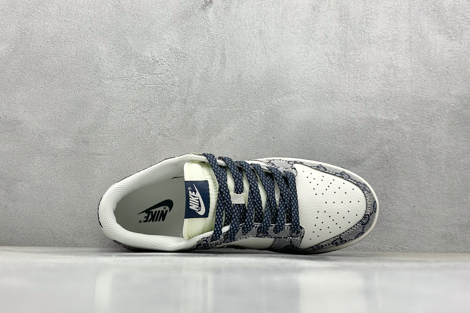  终端放店
XC版 Nk SB Dunk Low 古驰联名-墨蓝 周年高端定制 低帮休闲板鞋
#定制鞋