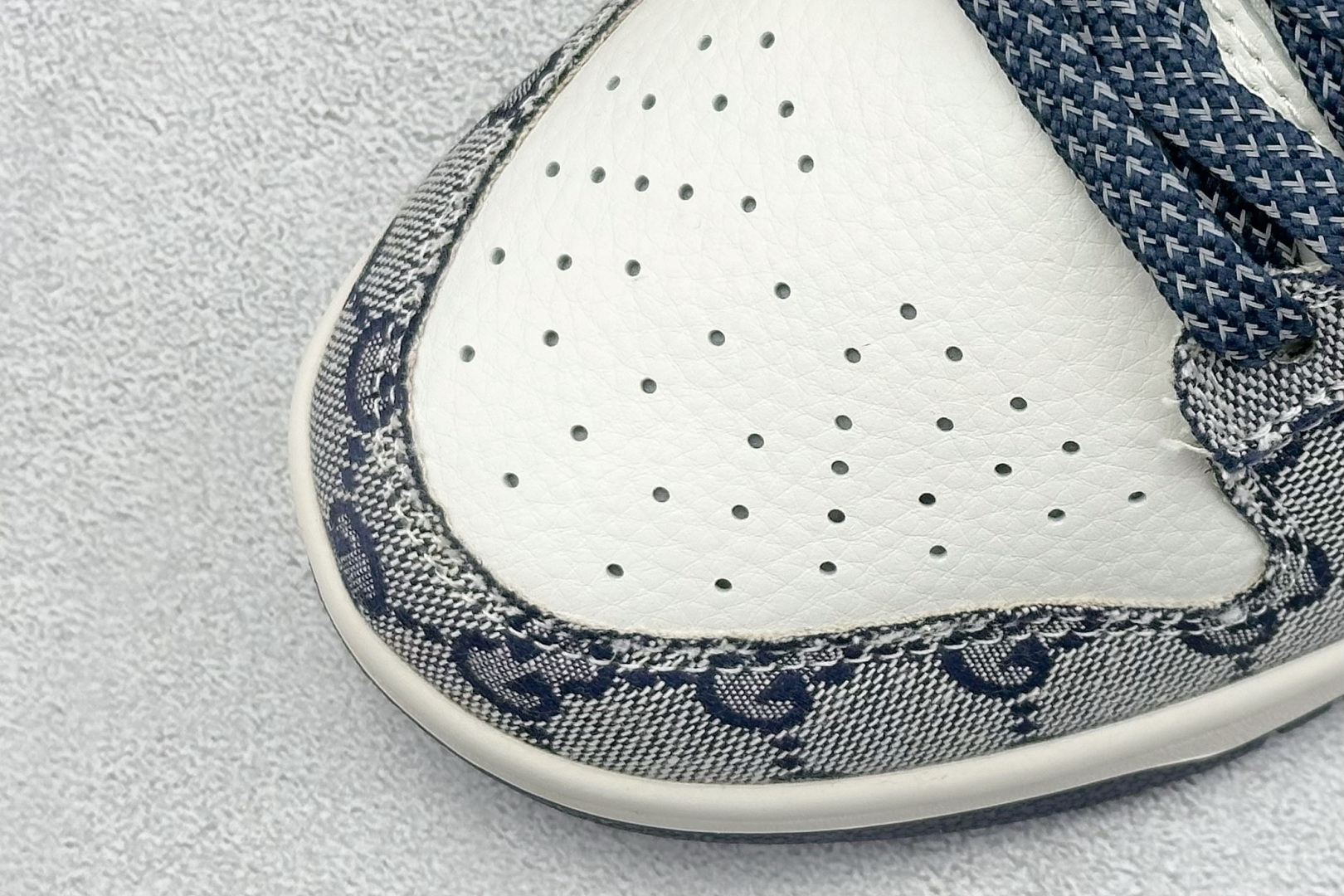  终端放店
XC版 Nk SB Dunk Low 古驰联名-墨蓝 周年高端定制 低帮休闲板鞋
#定制鞋