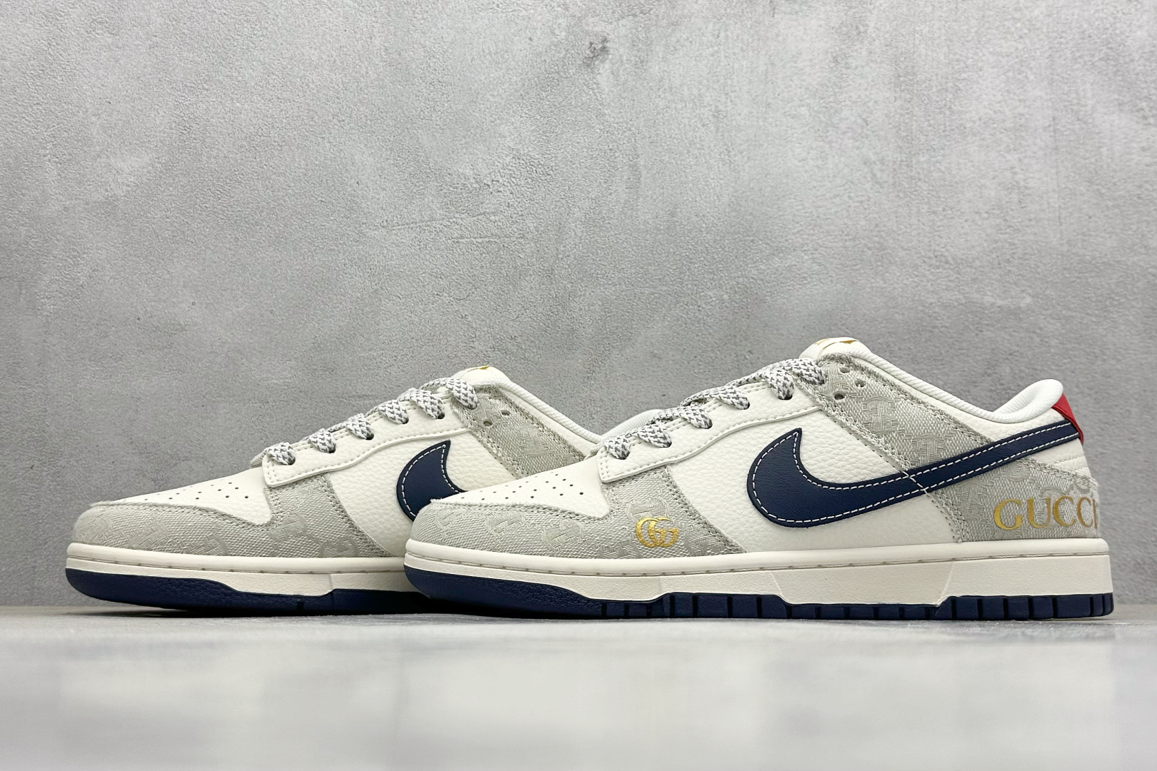  终端放店
XC版 Nike SB Dunk Low 古驰联名 织布蓝勾 周年高端定制 低帮休闲板鞋
