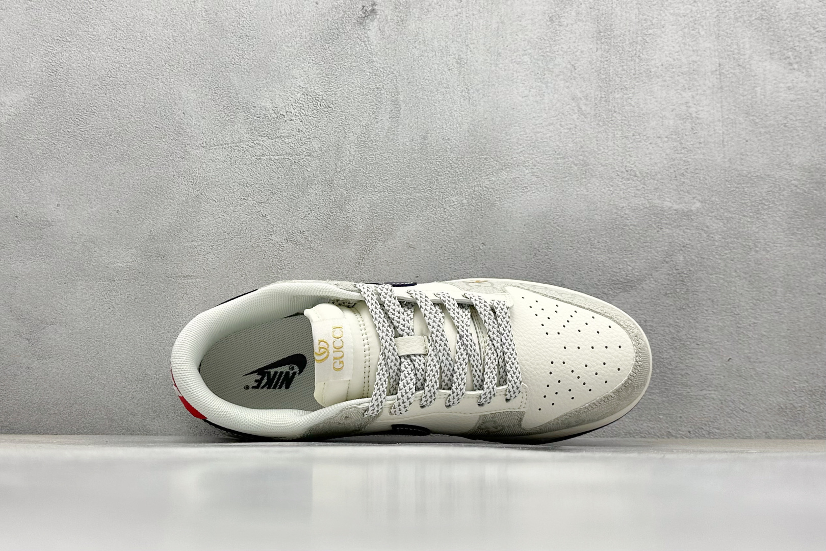  终端放店
XC版 Nike SB Dunk Low 古驰联名 织布蓝勾 周年高端定制 低帮休闲板鞋
